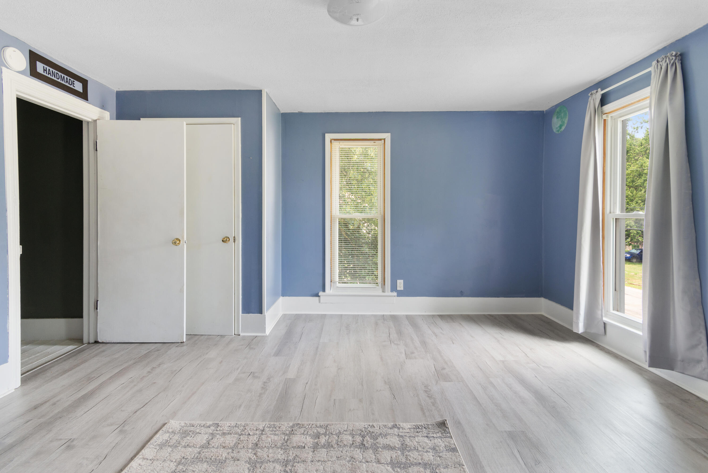129 W Silver Street