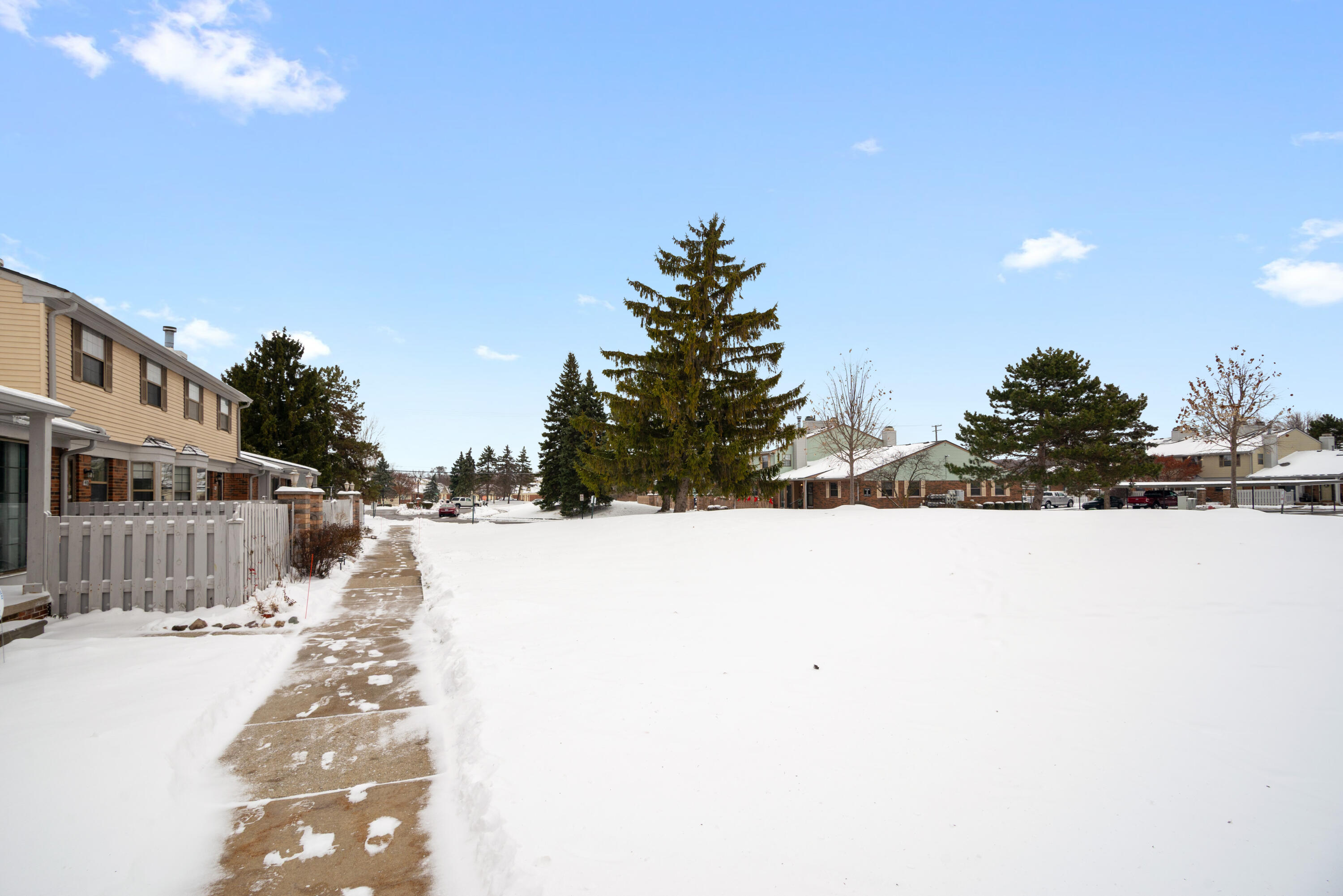 1921 Vine Way Drive 35