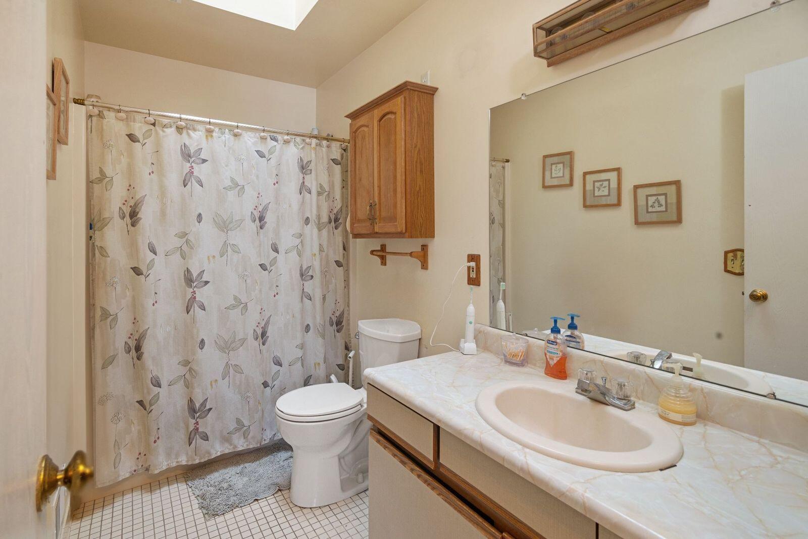 1921 Vine Way Drive 35