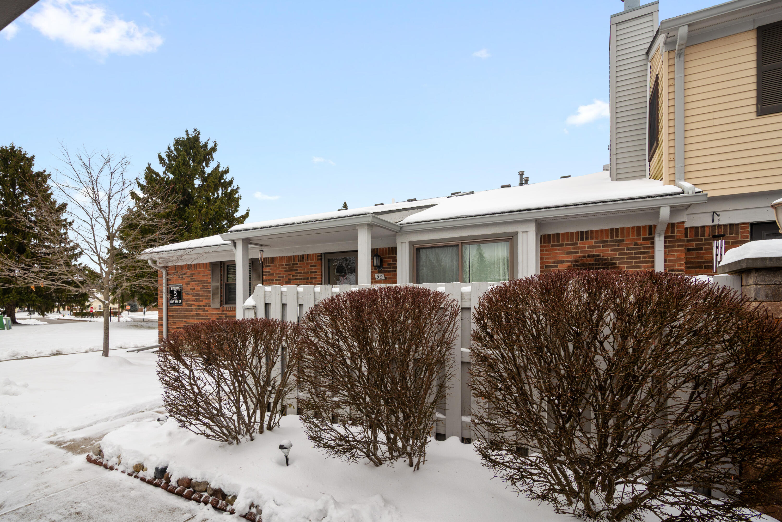 1921 Vine Way Drive 35