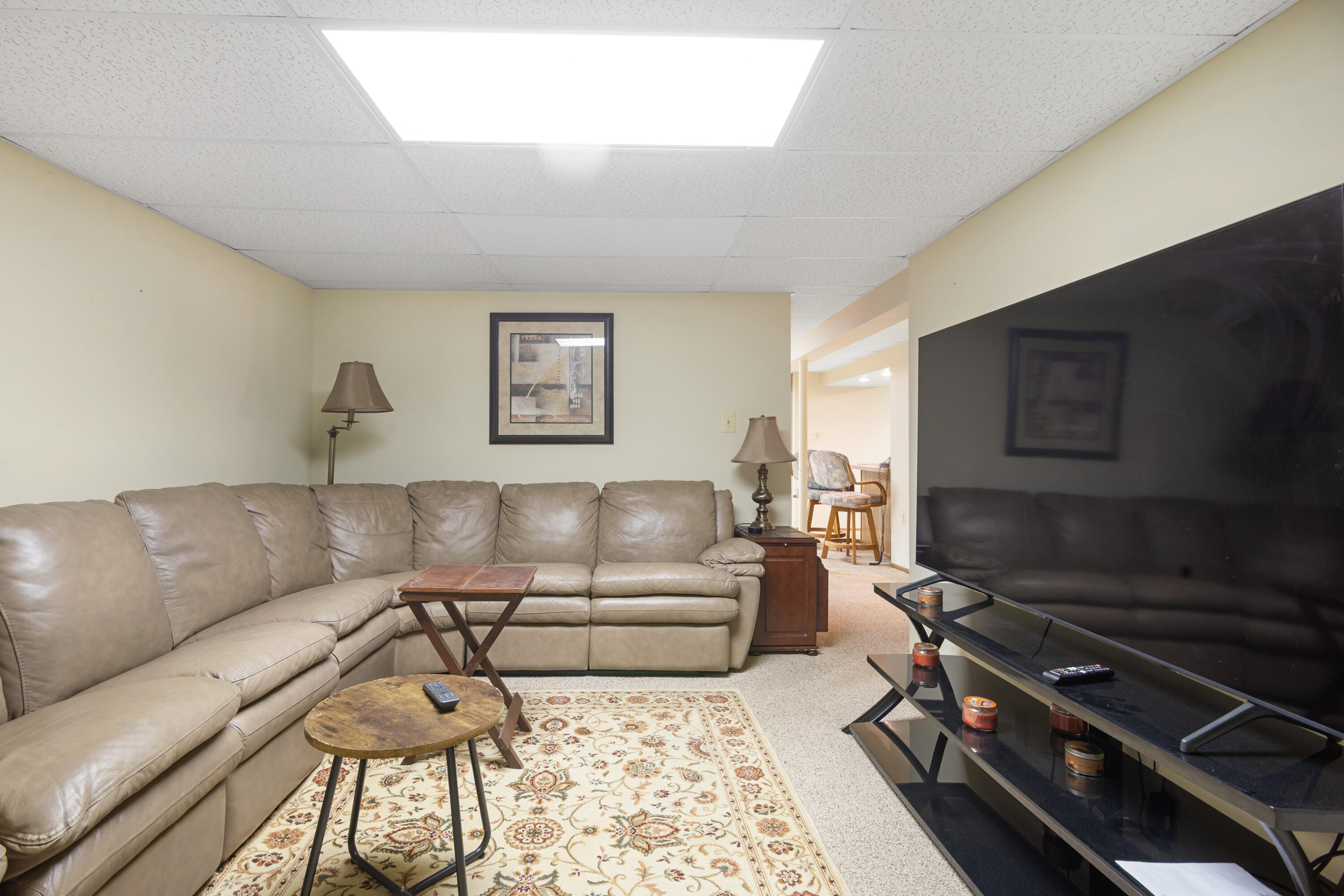 1921 Vine Way Drive 35