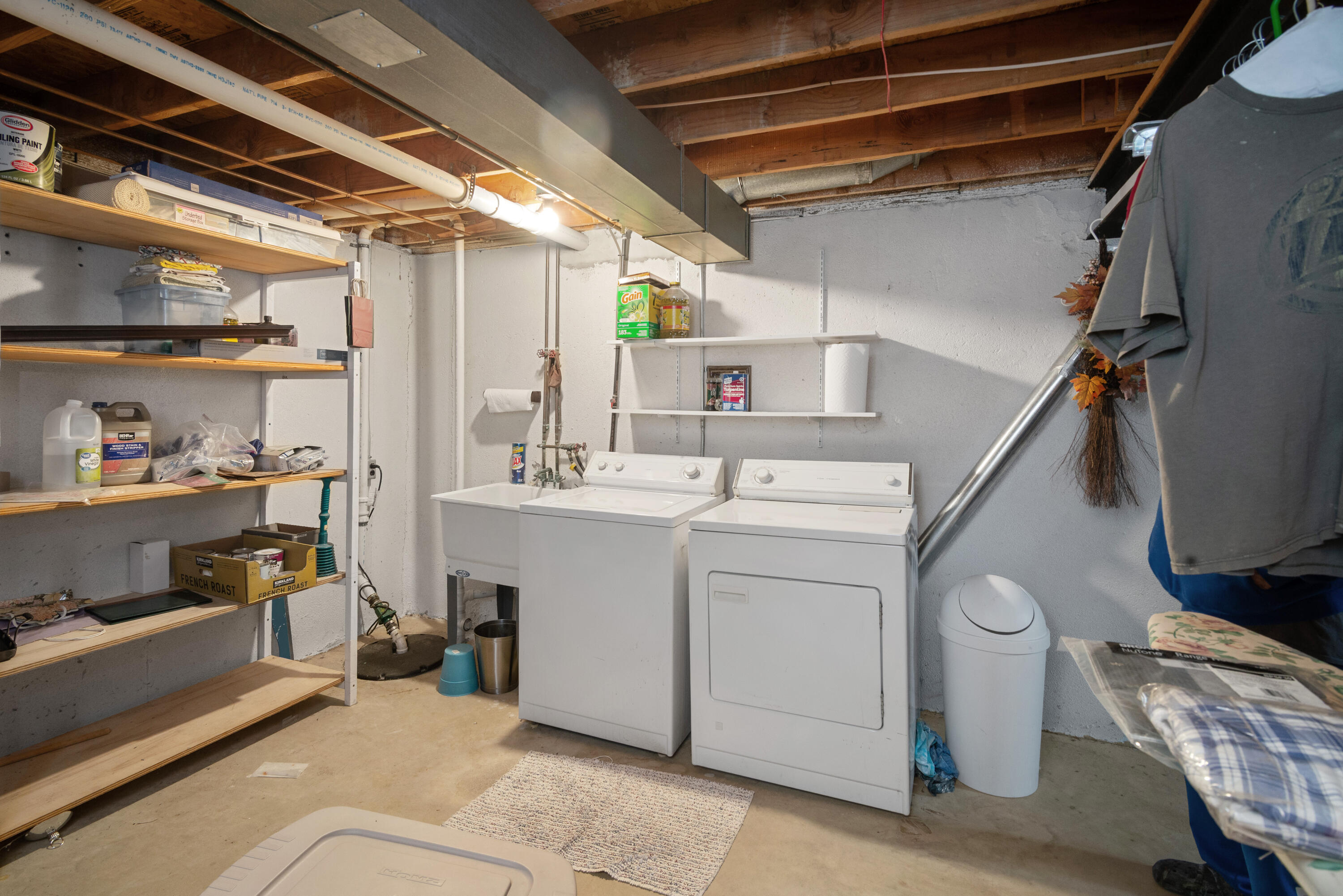 1921 Vine Way Drive 35