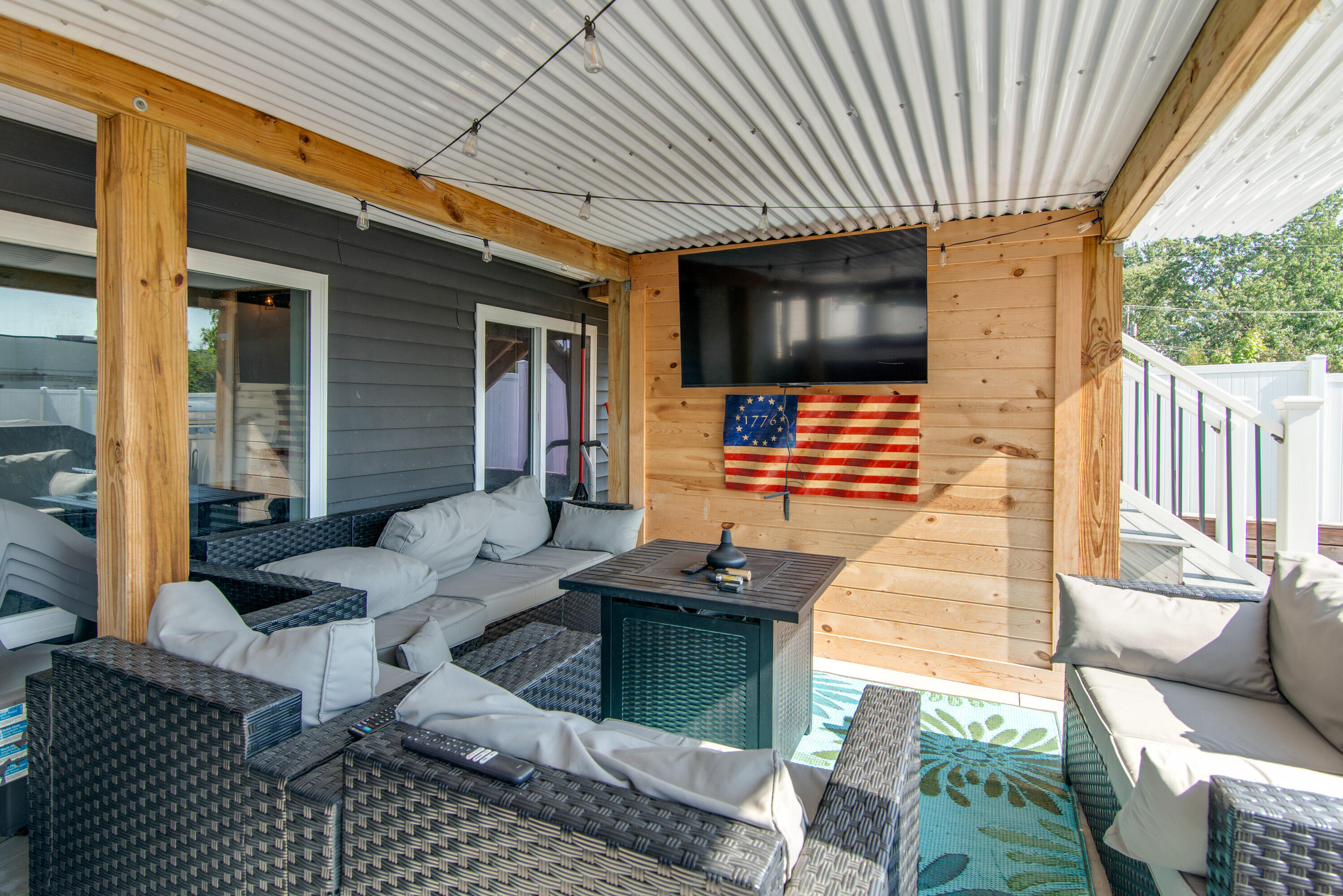 5373 Rural Terrace