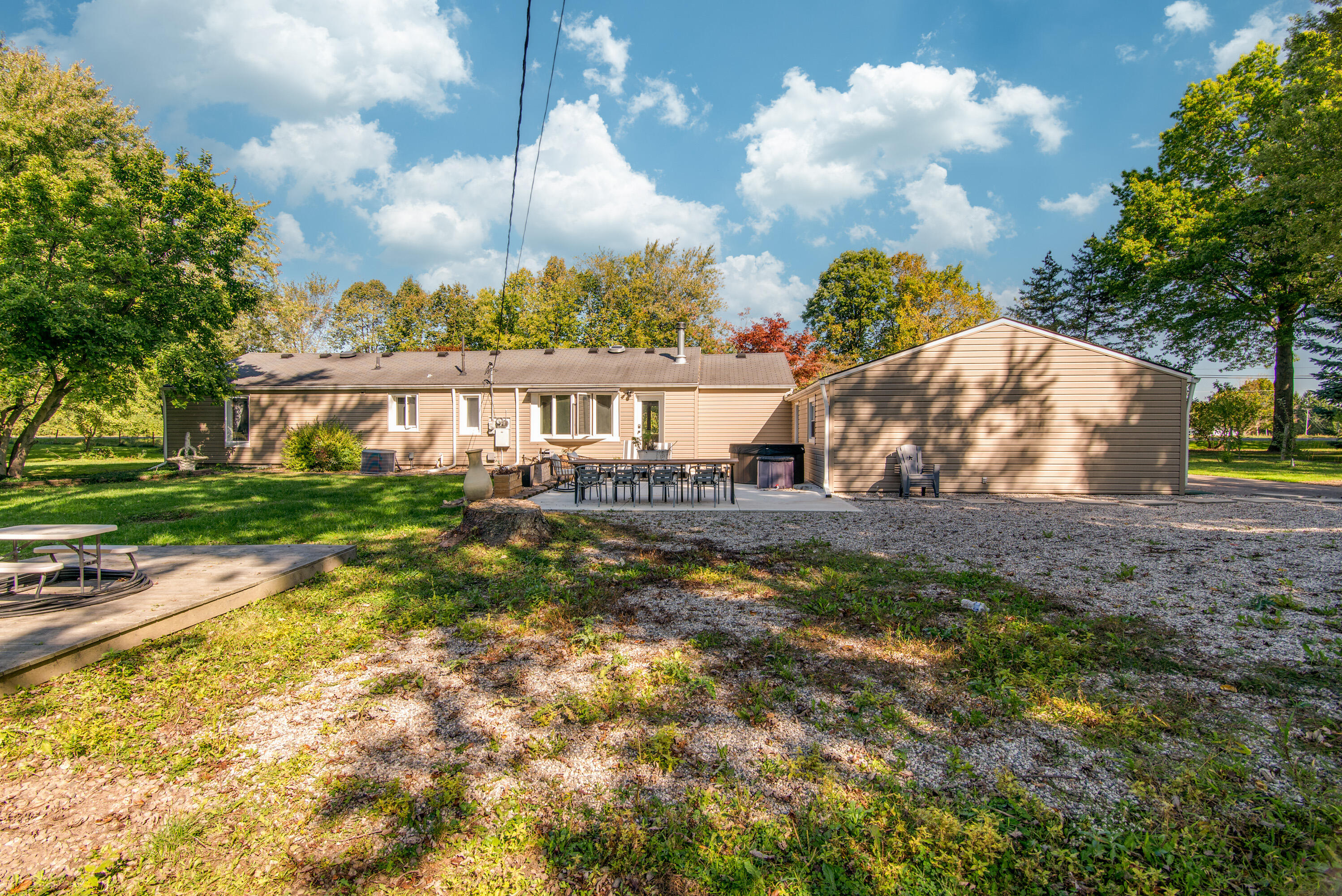 6810 N Territorial Road