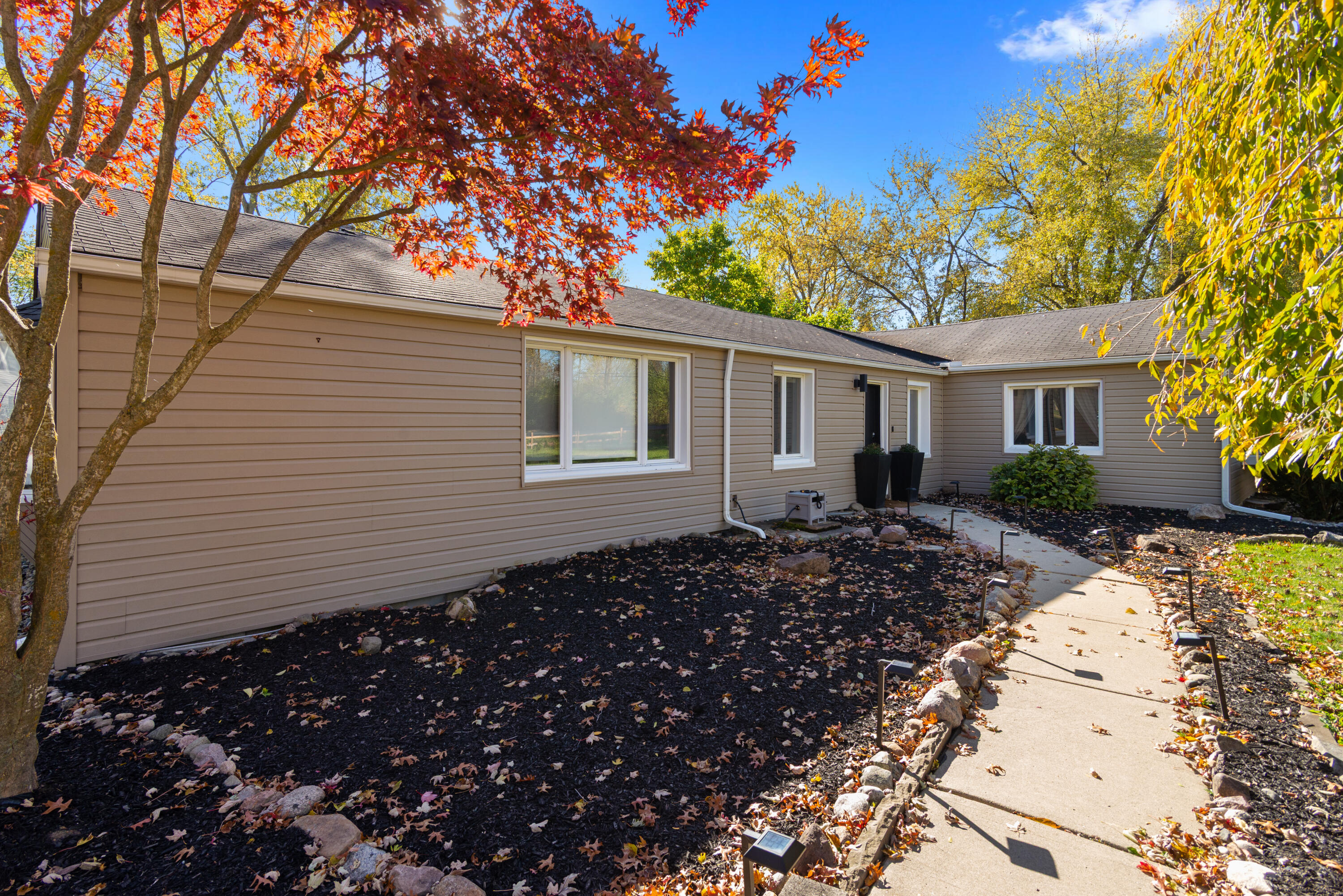 6810 N Territorial Road