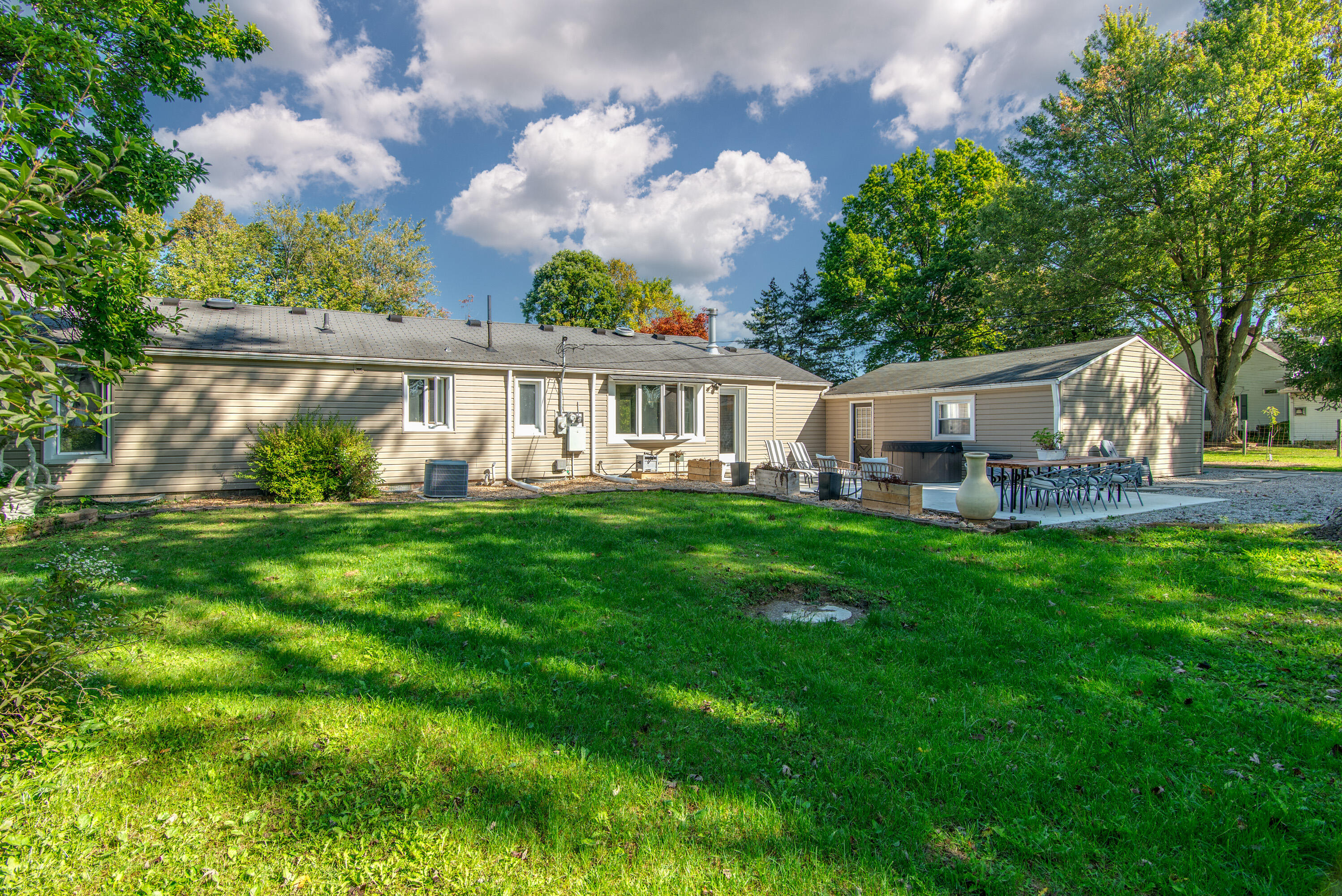 6810 N Territorial Road