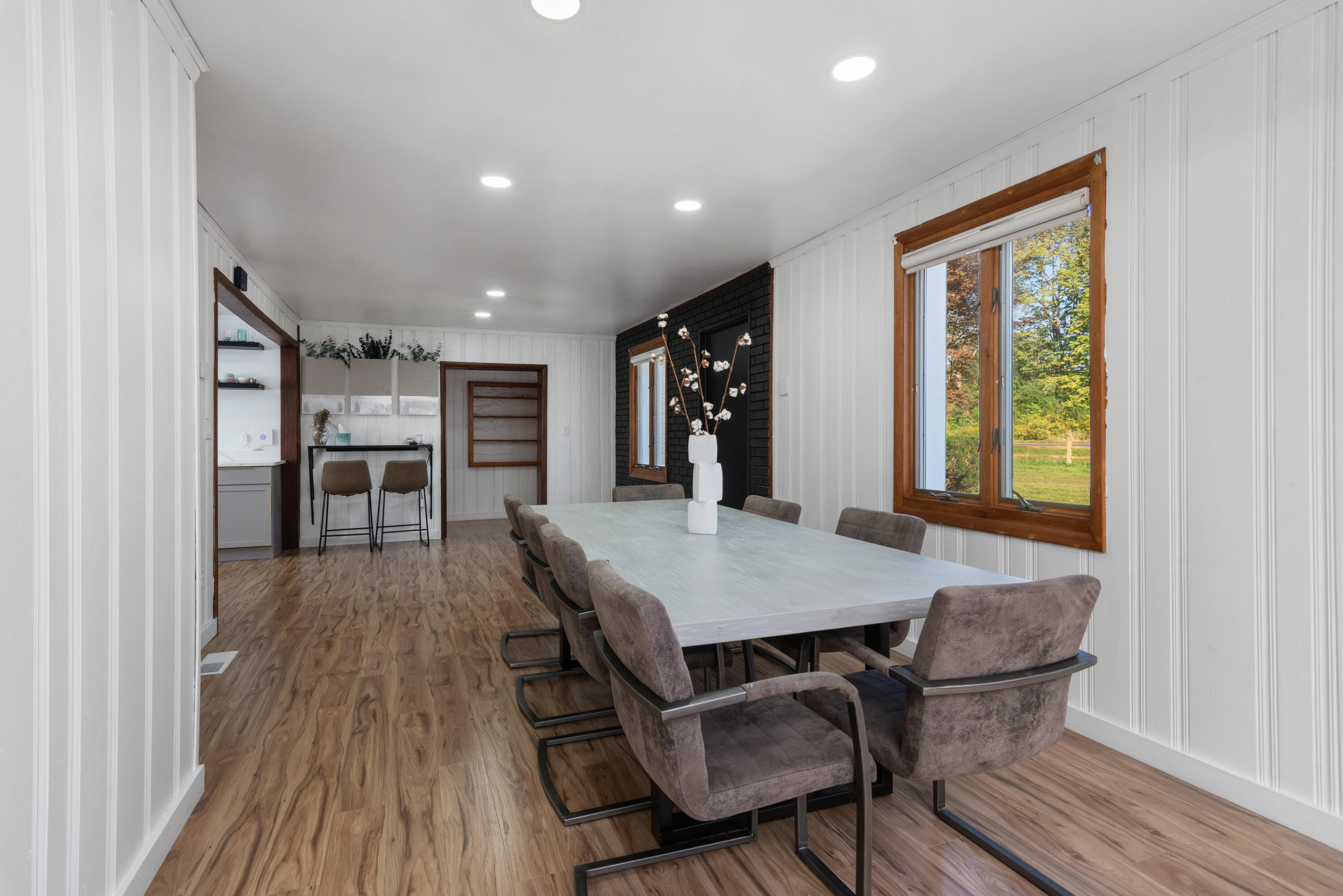 6810 N Territorial Road