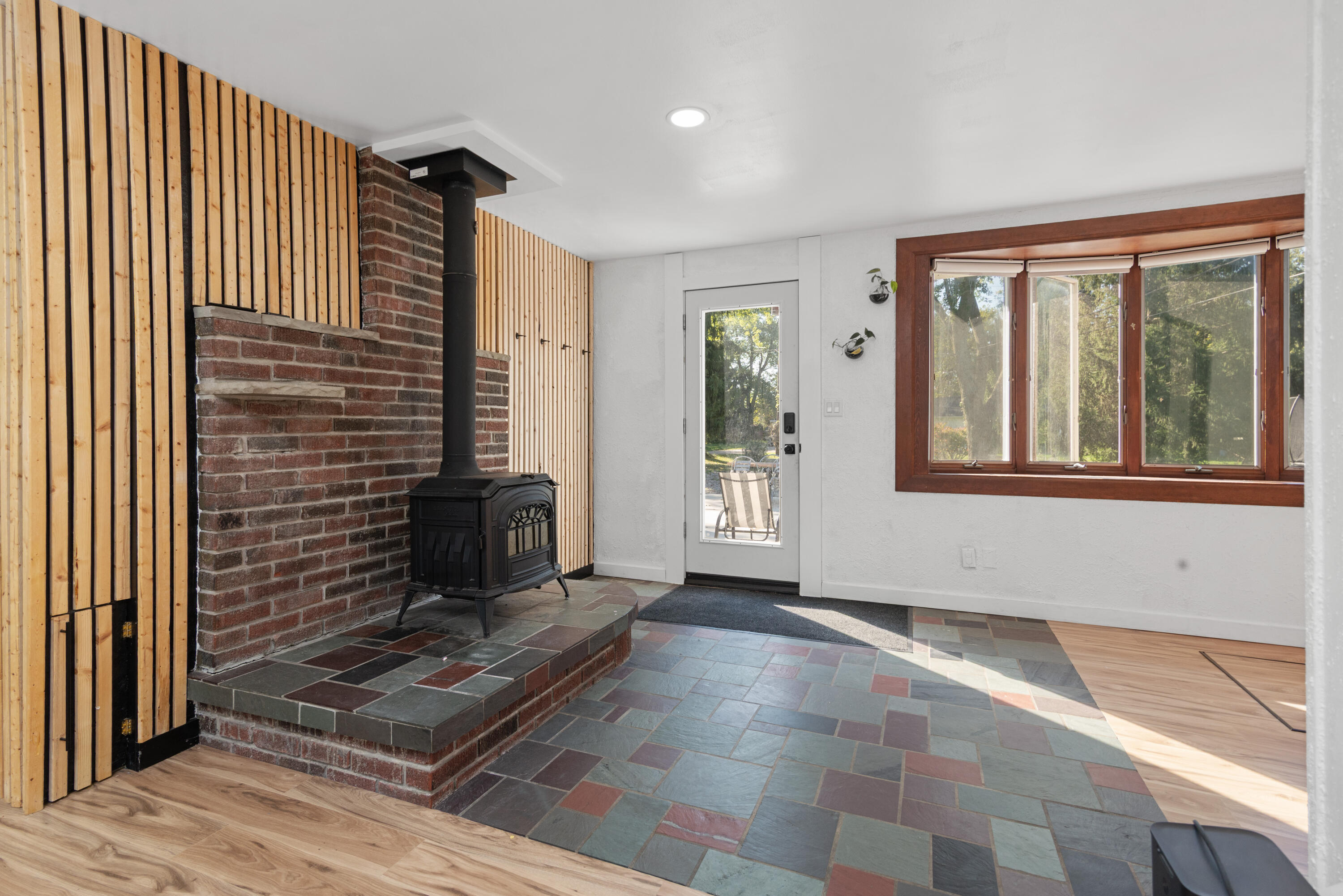 6810 N Territorial Road