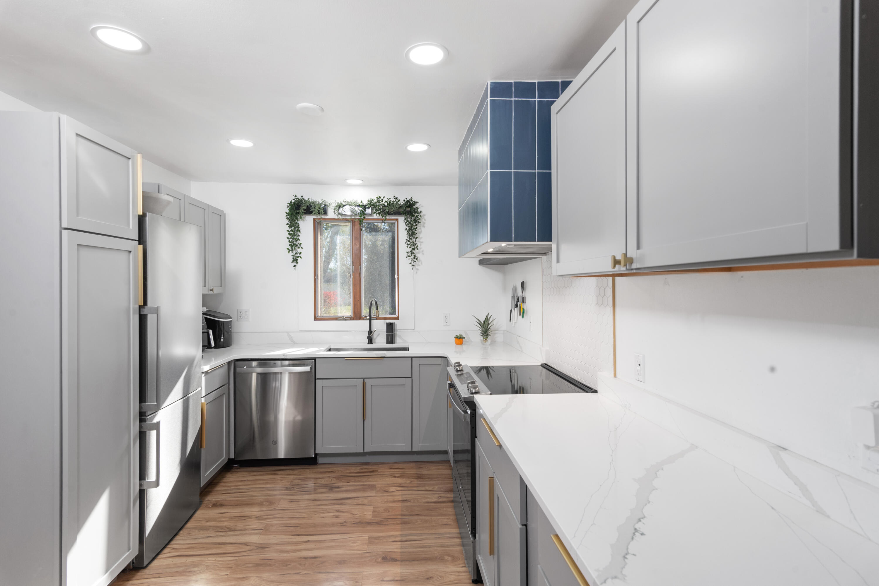 6810 N Territorial Road