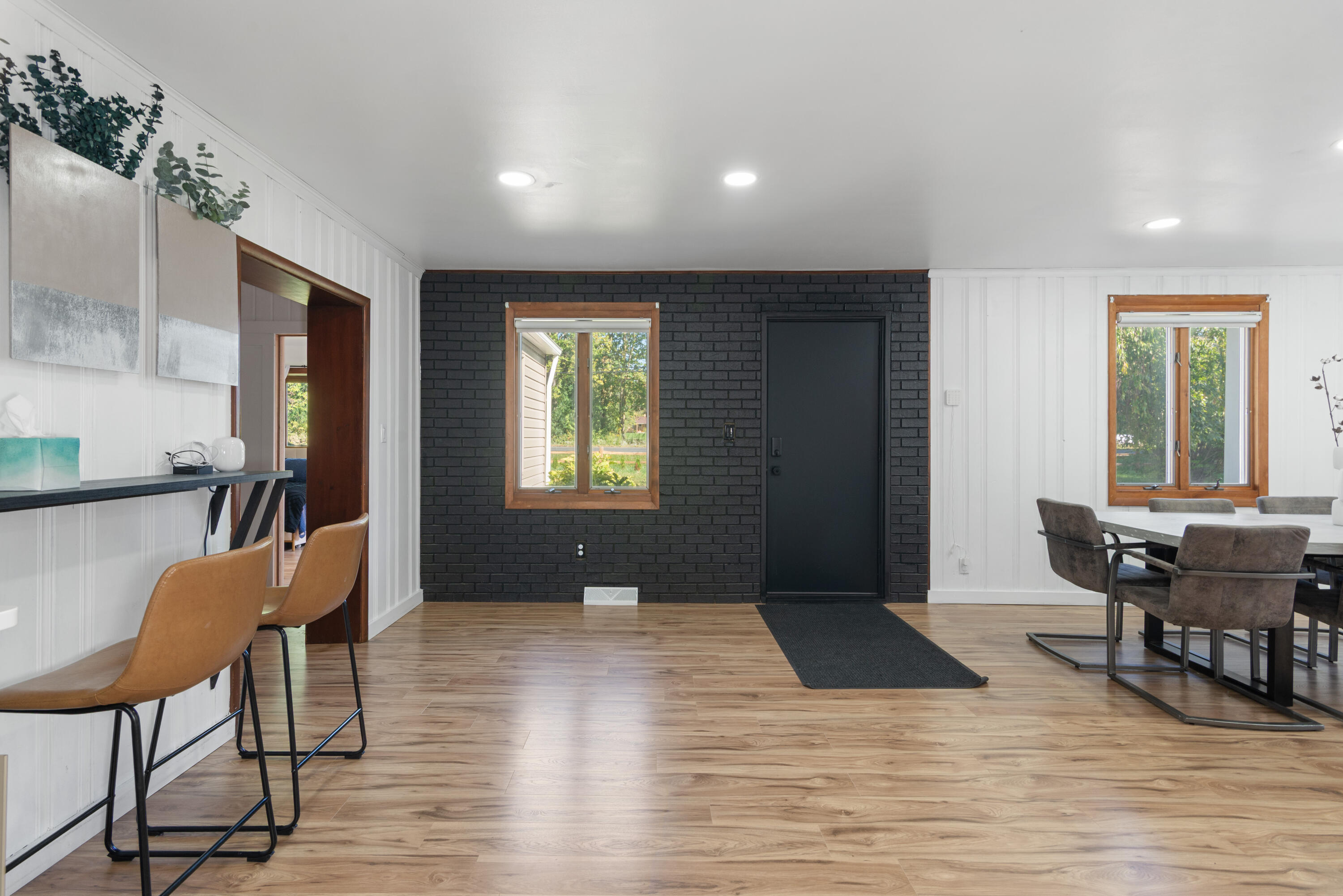 6810 N Territorial Road