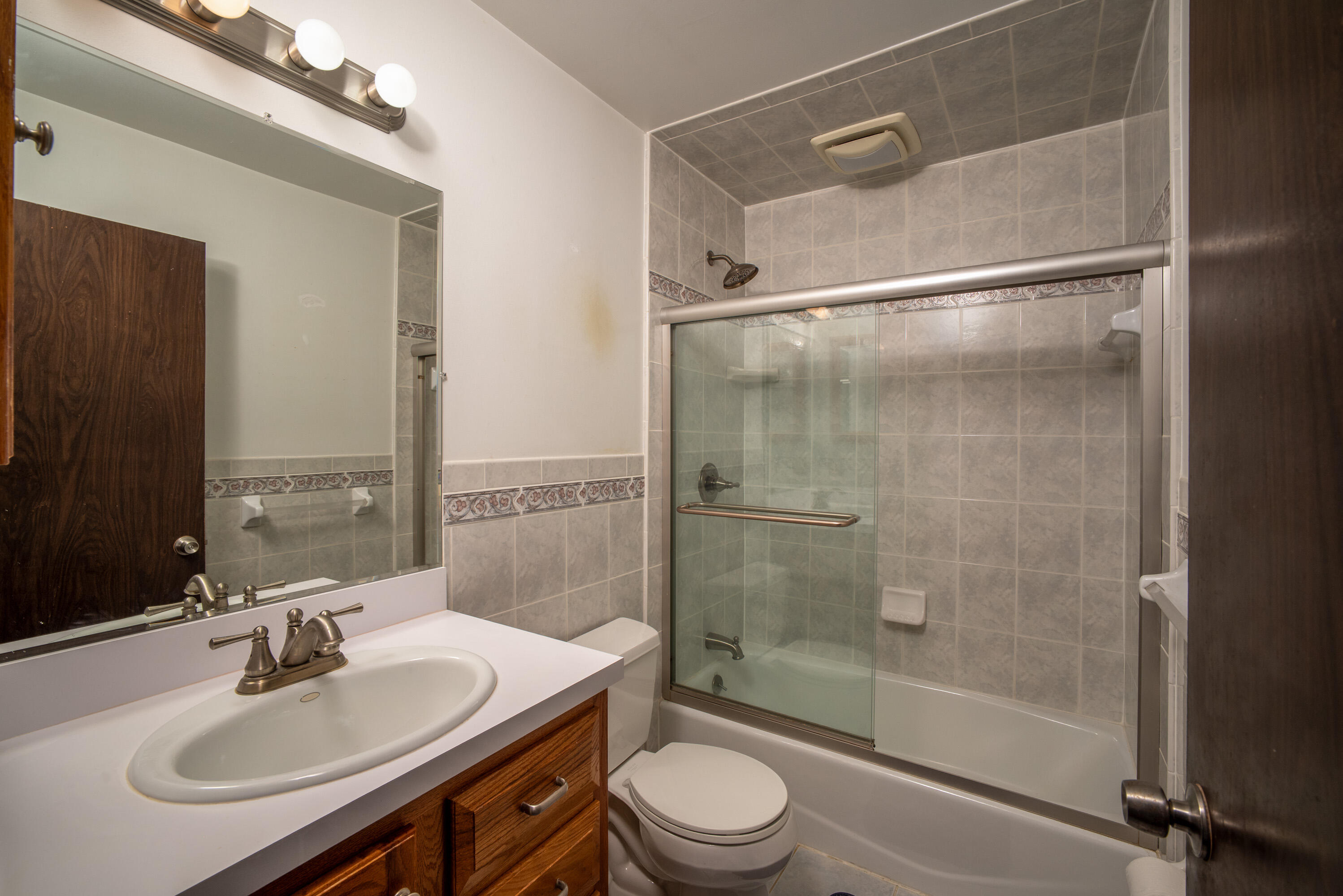 2887 Roundtree Drive