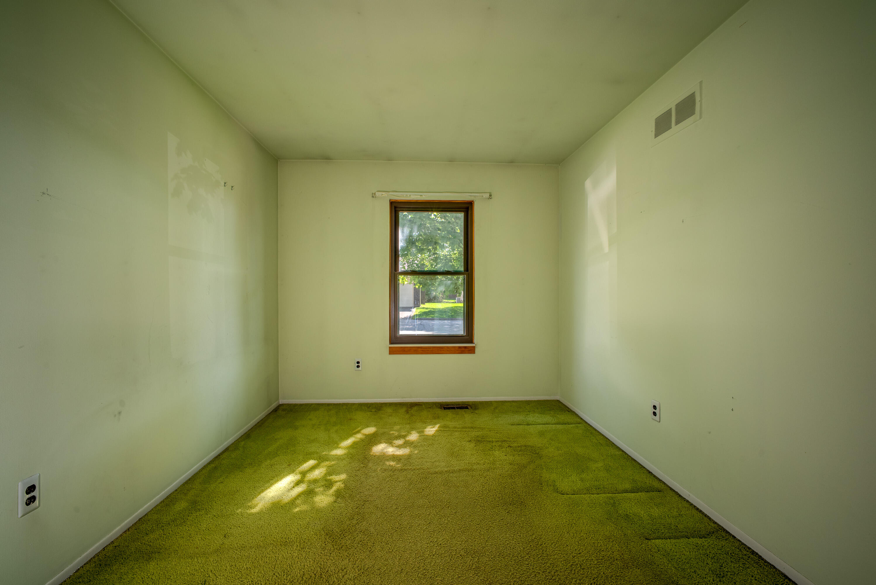 2887 Roundtree Drive