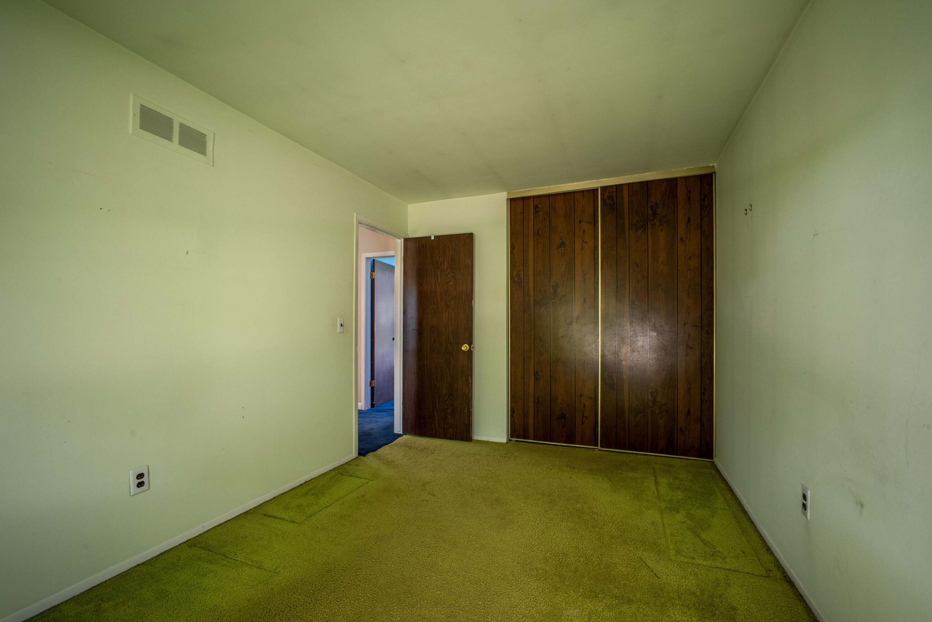 2887 Roundtree Drive