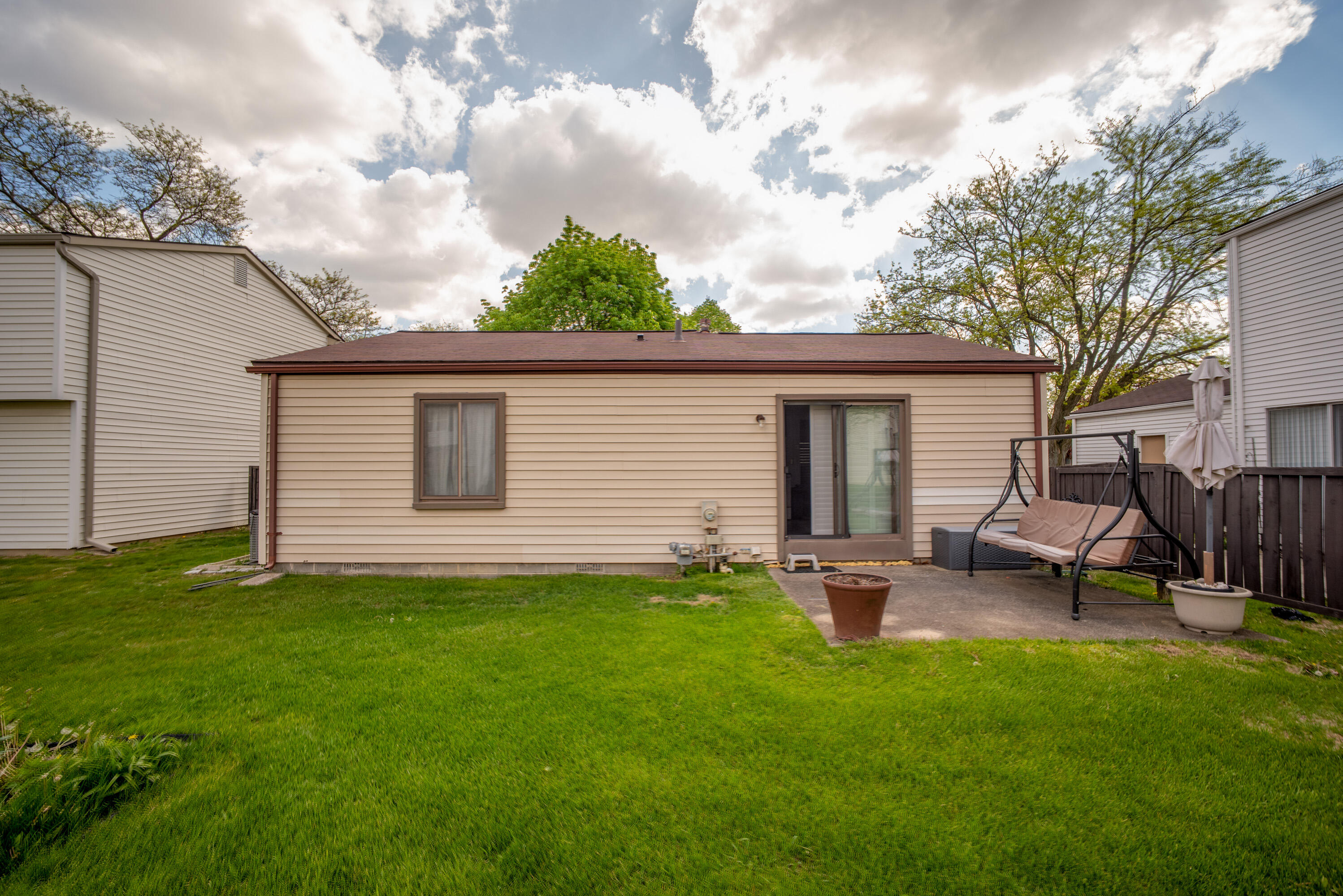 2887 Roundtree Drive