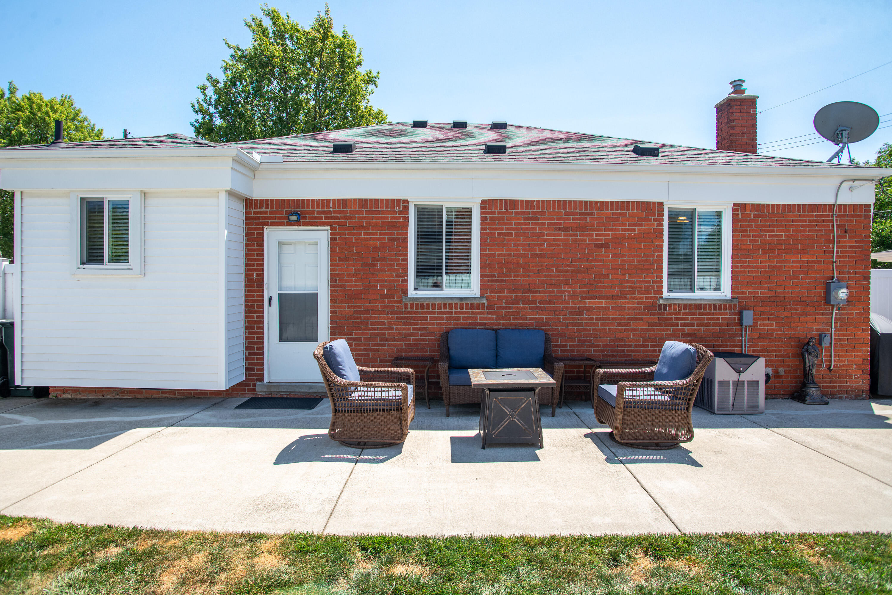 22225 Love Street