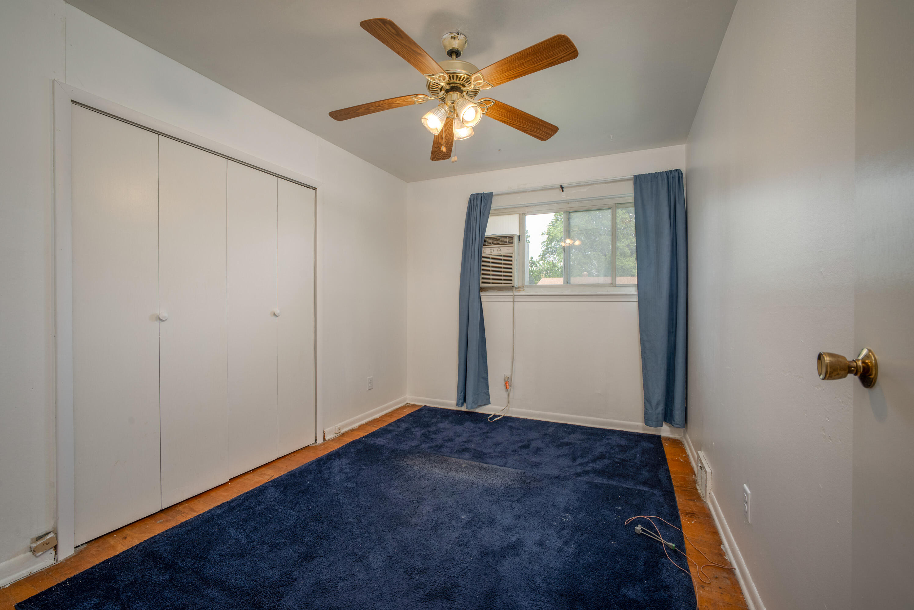982 Desoto Avenue