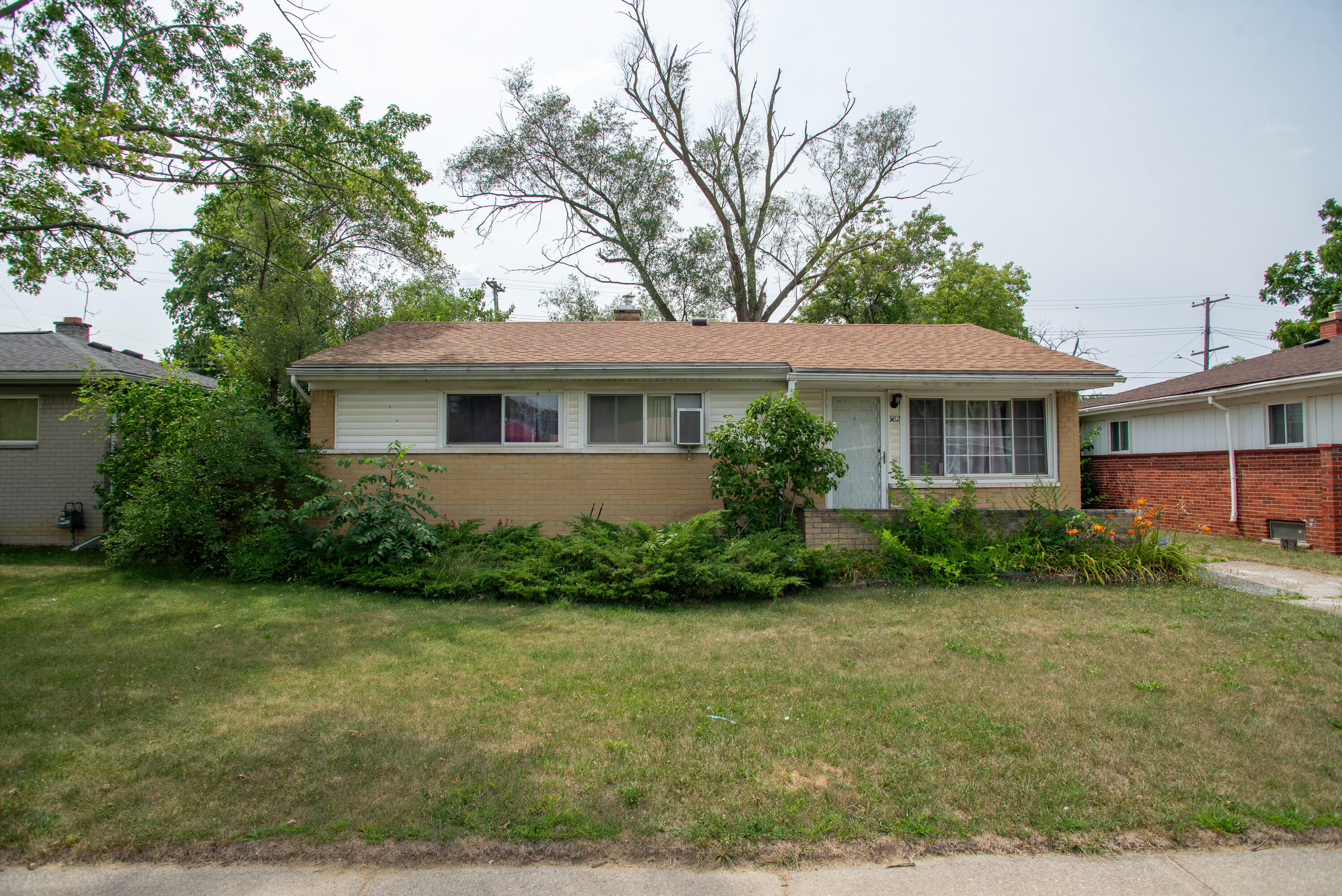 982 Desoto Avenue