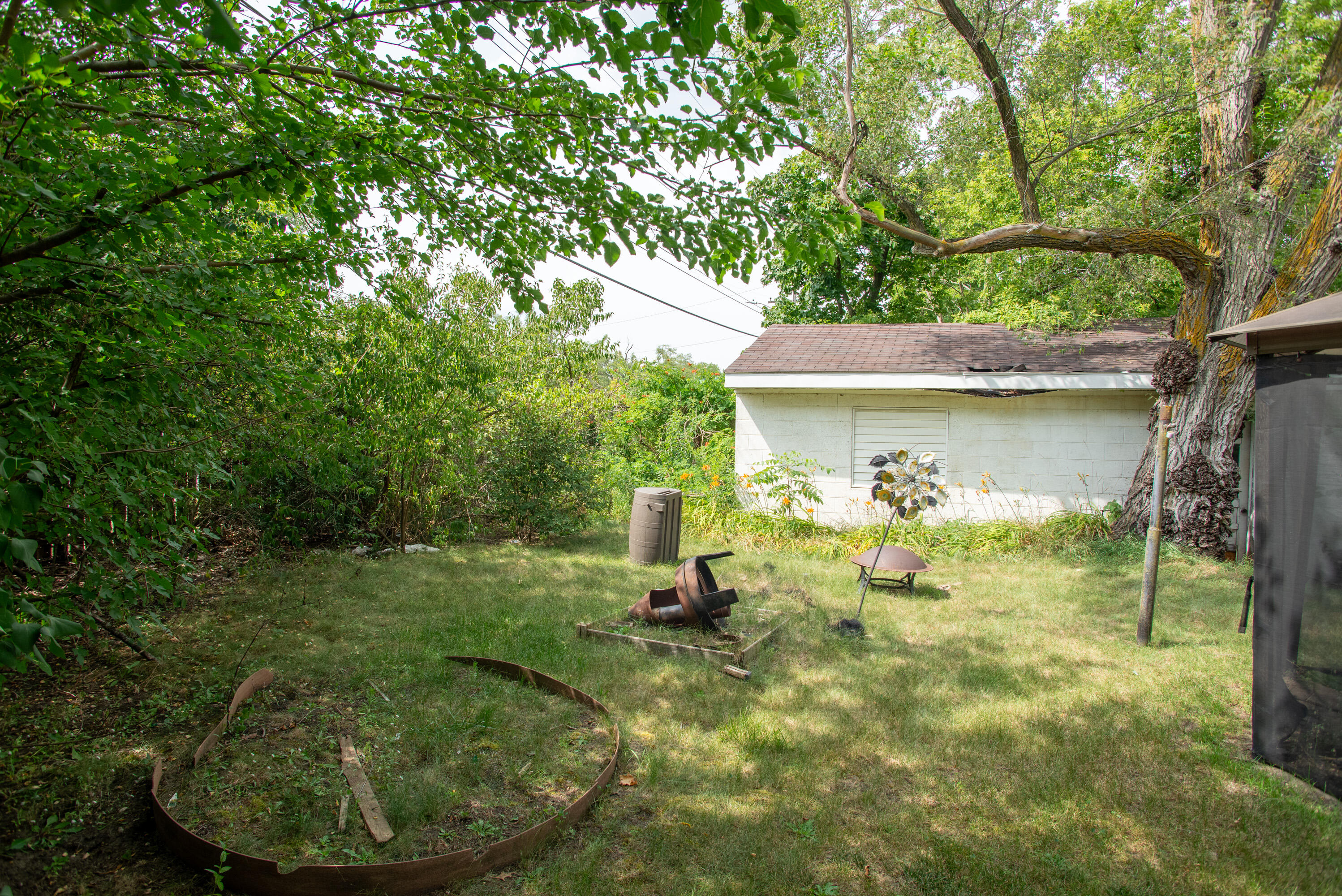 982 Desoto Avenue