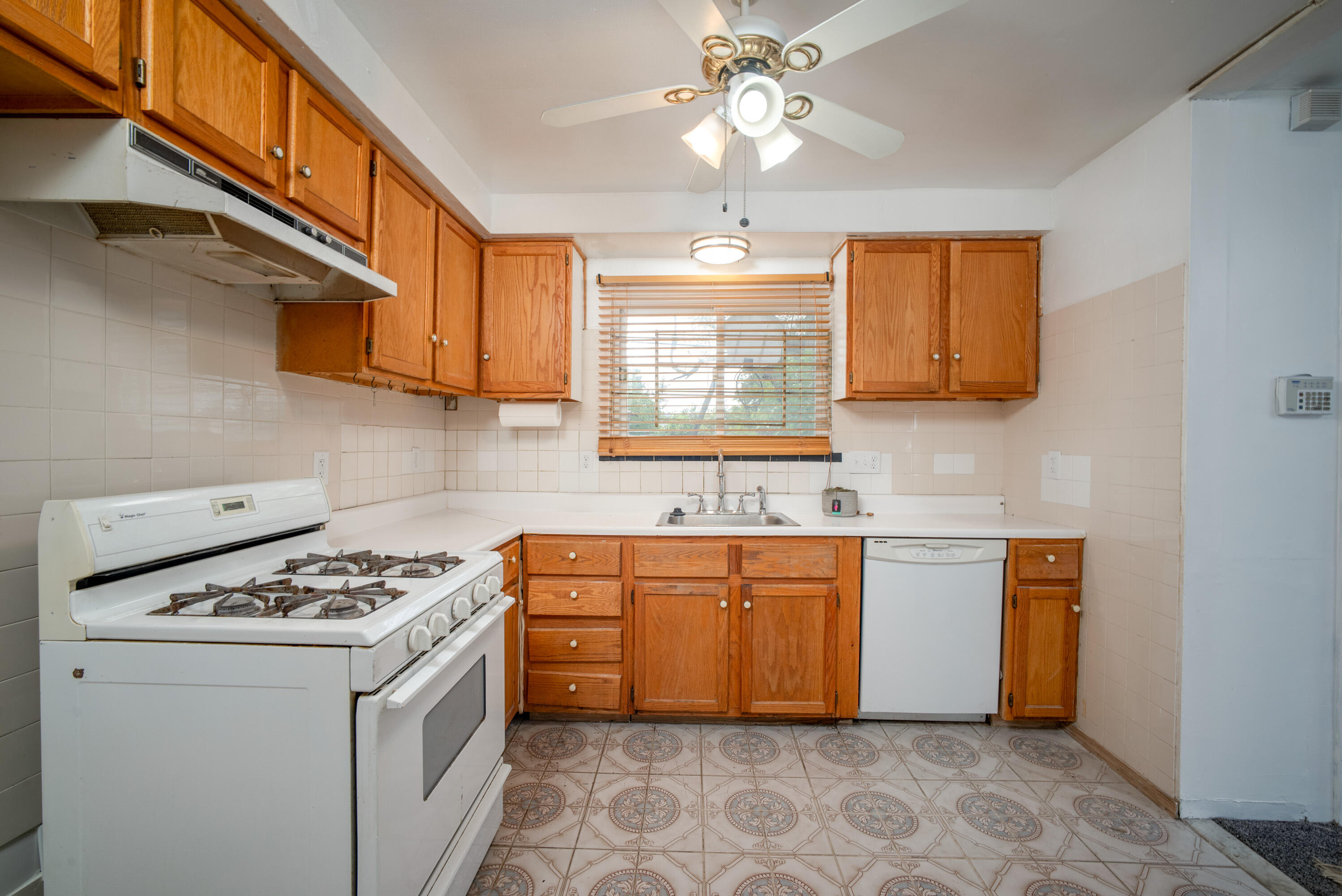 982 Desoto Avenue