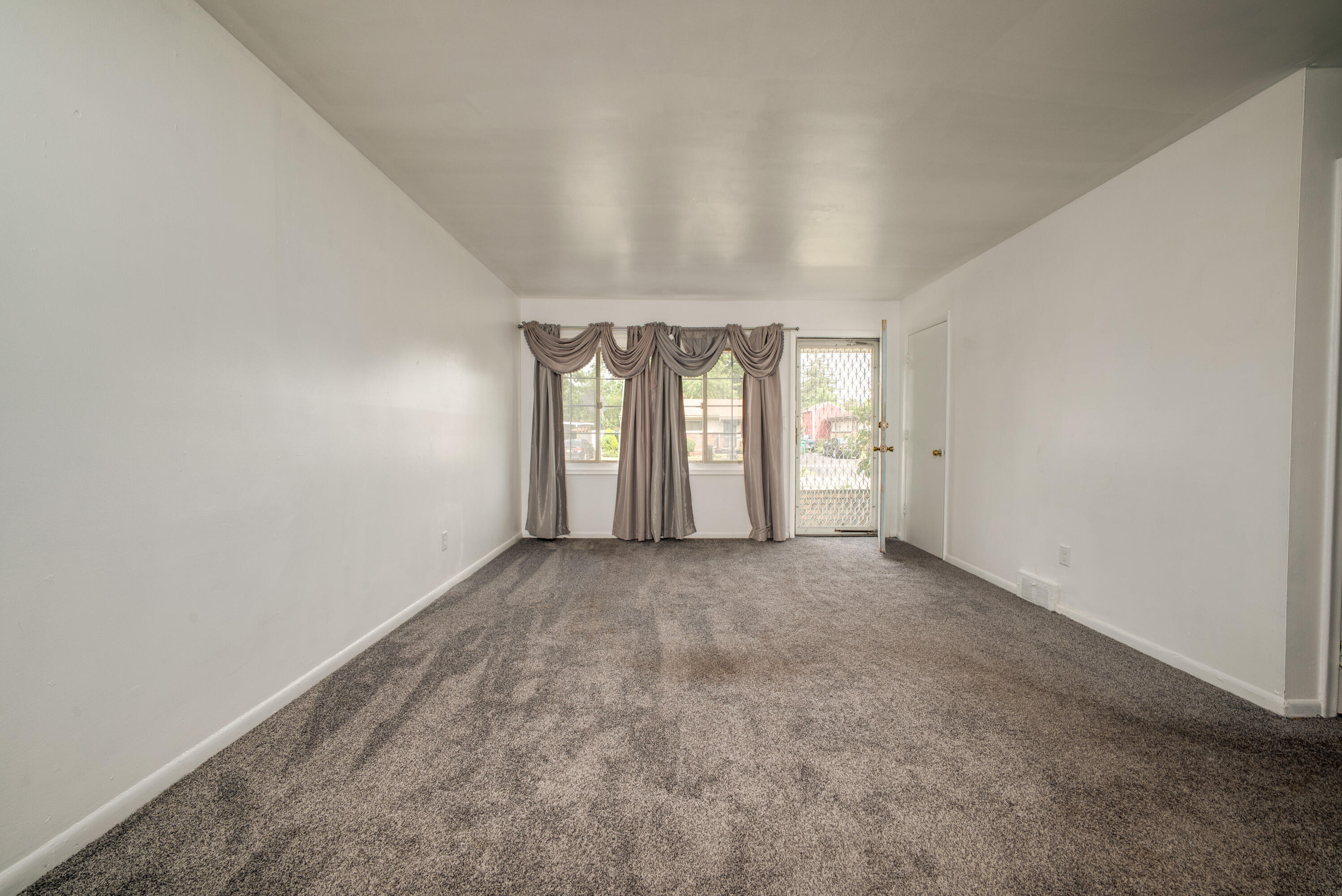 982 Desoto Avenue