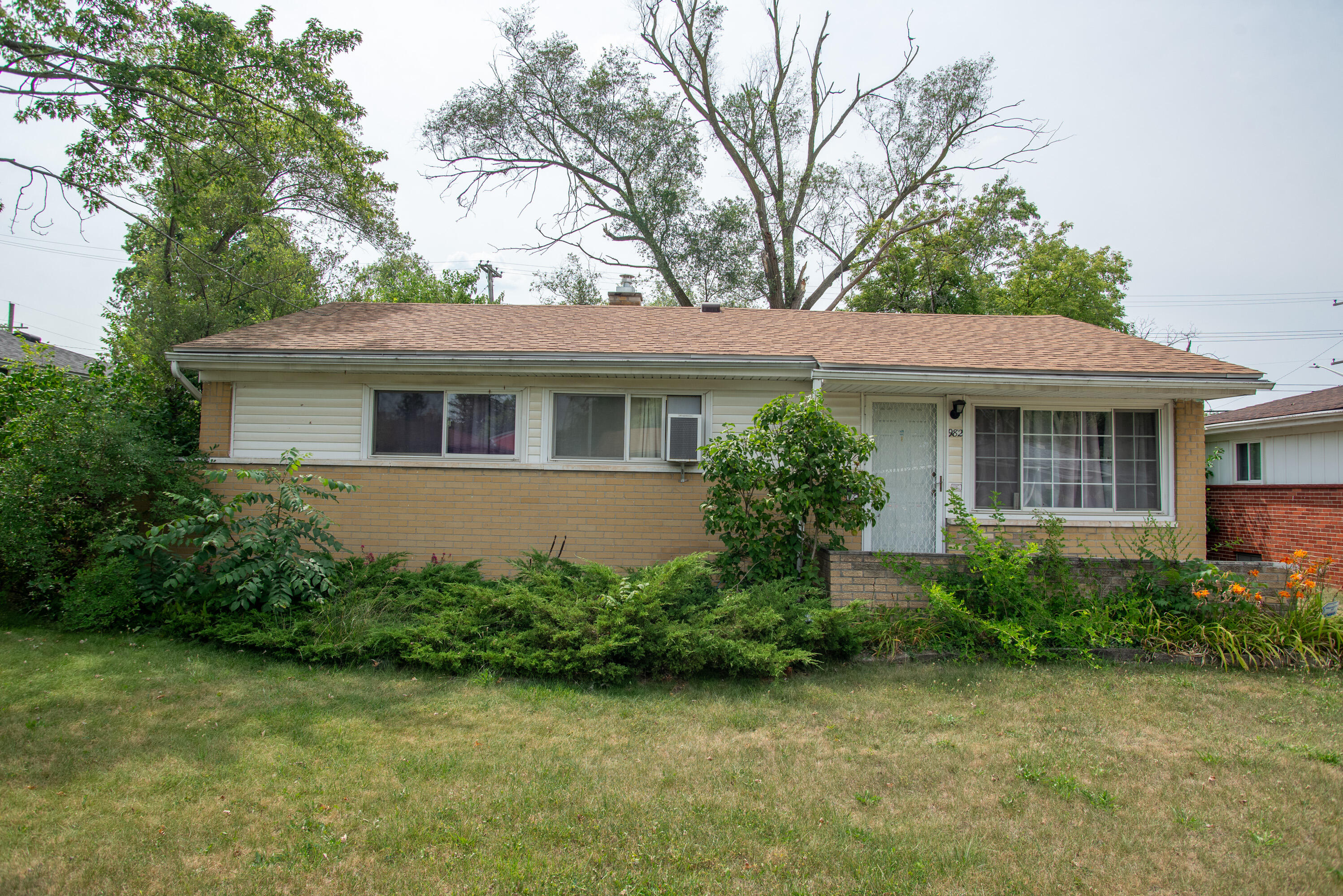982 Desoto Avenue