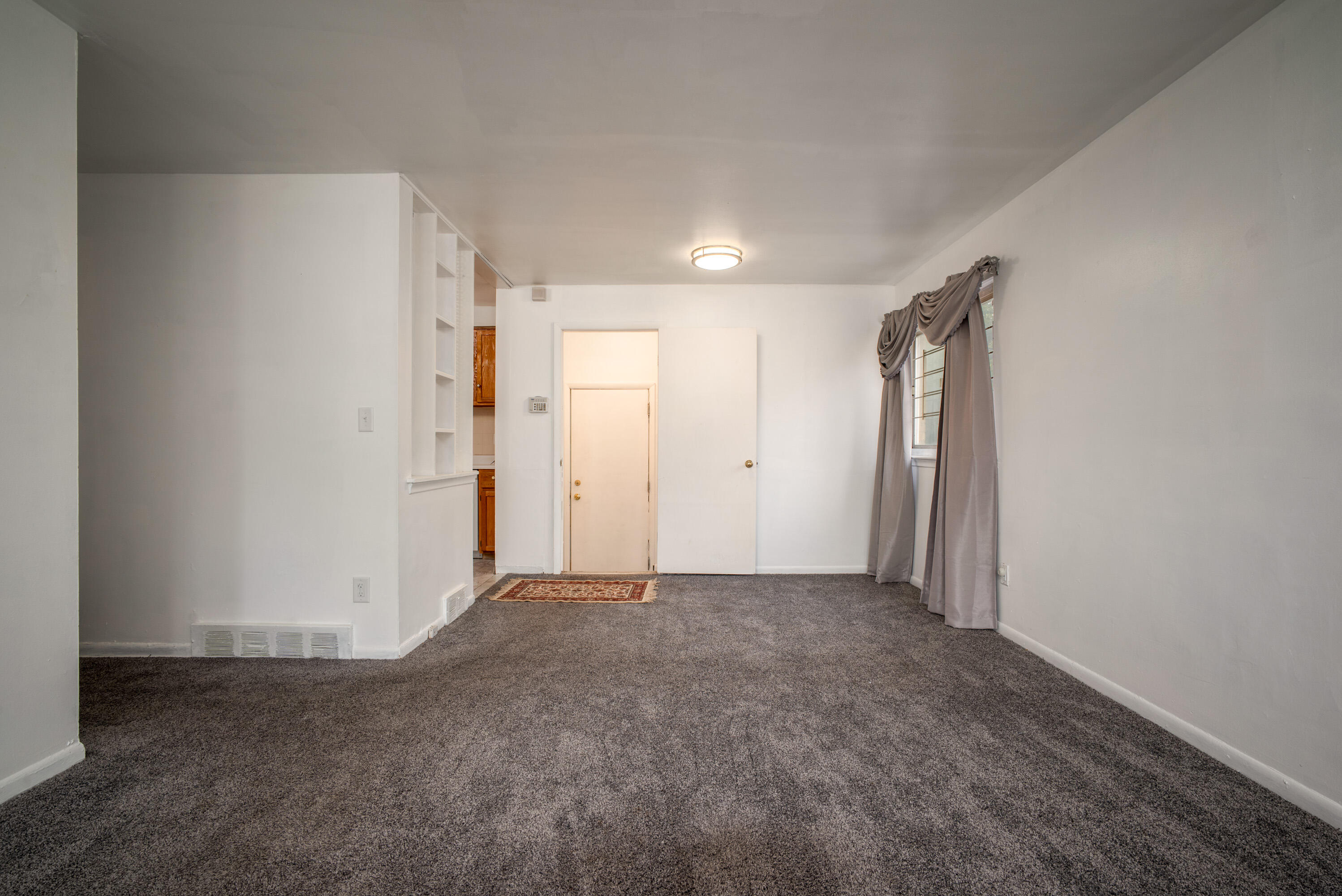 982 Desoto Avenue