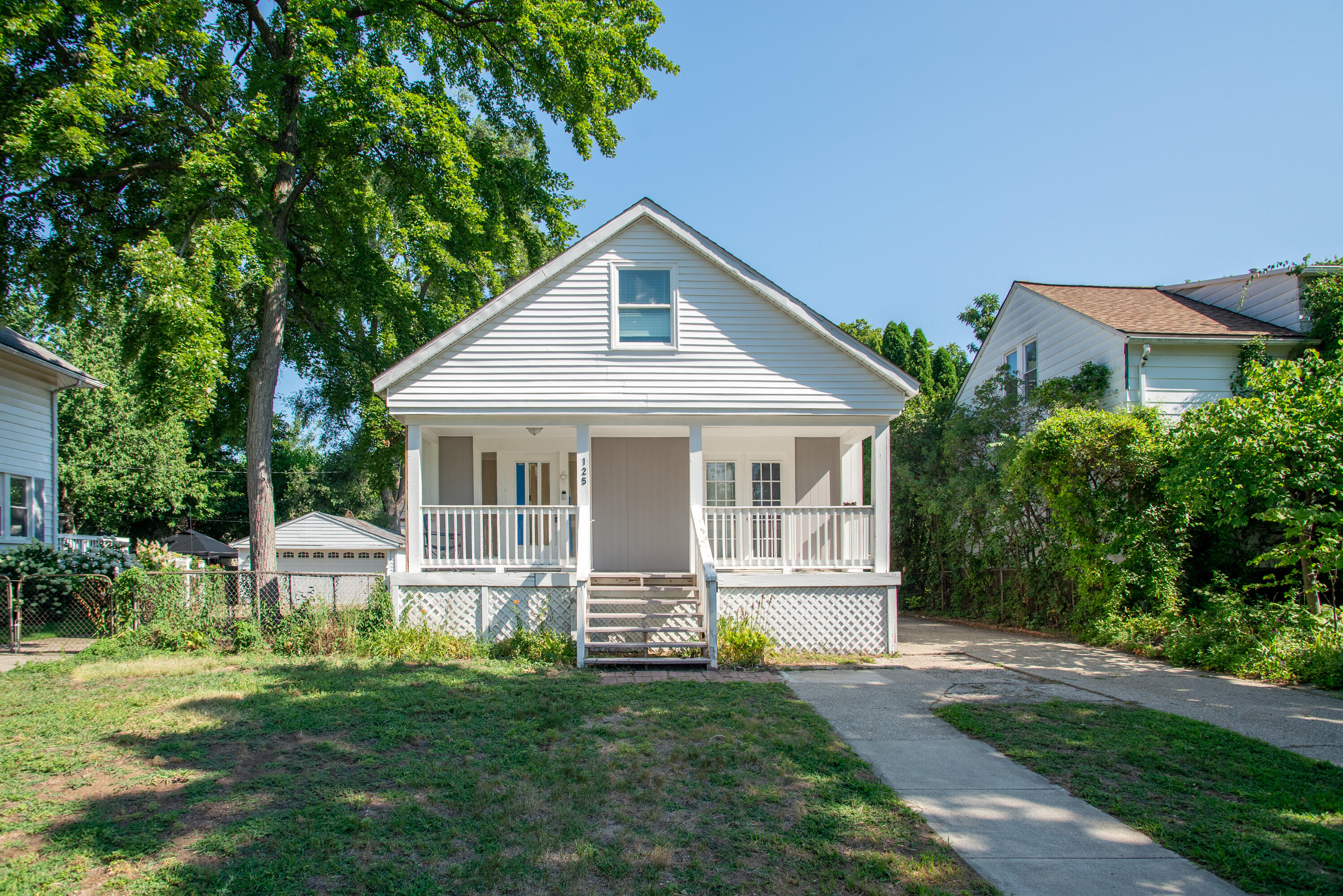 125 E Lawrence Avenue