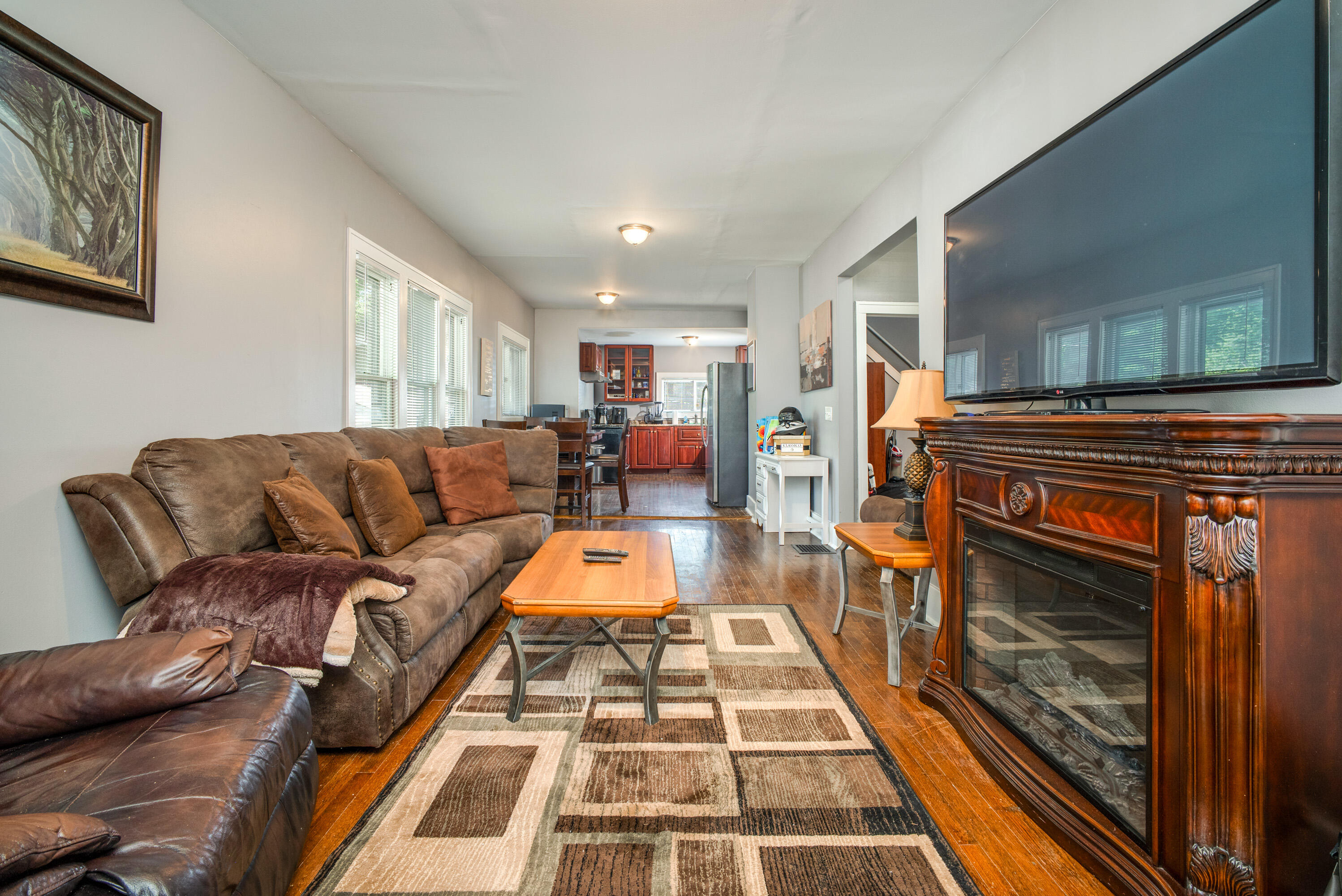 125 E Lawrence Avenue