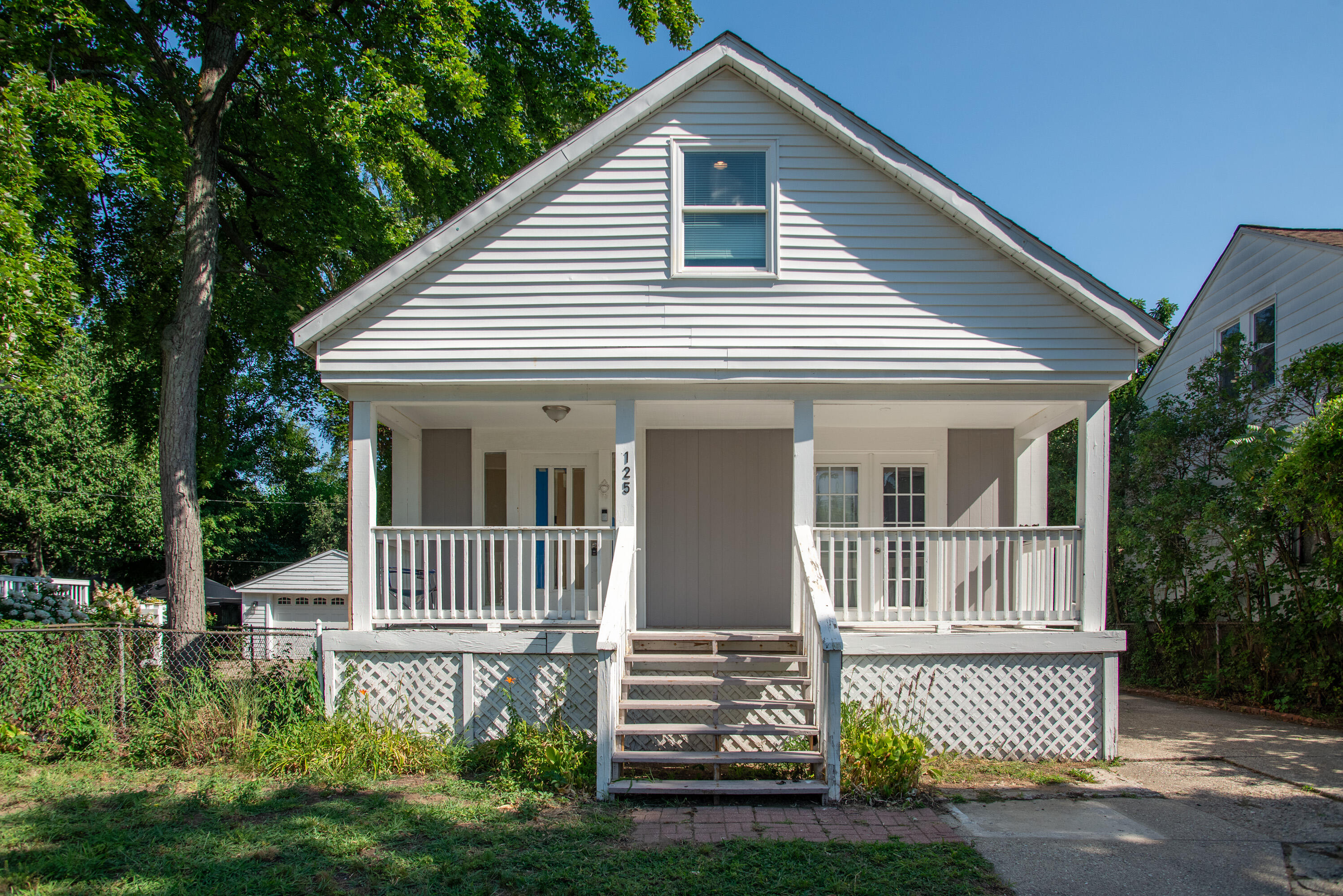 125 E Lawrence Avenue