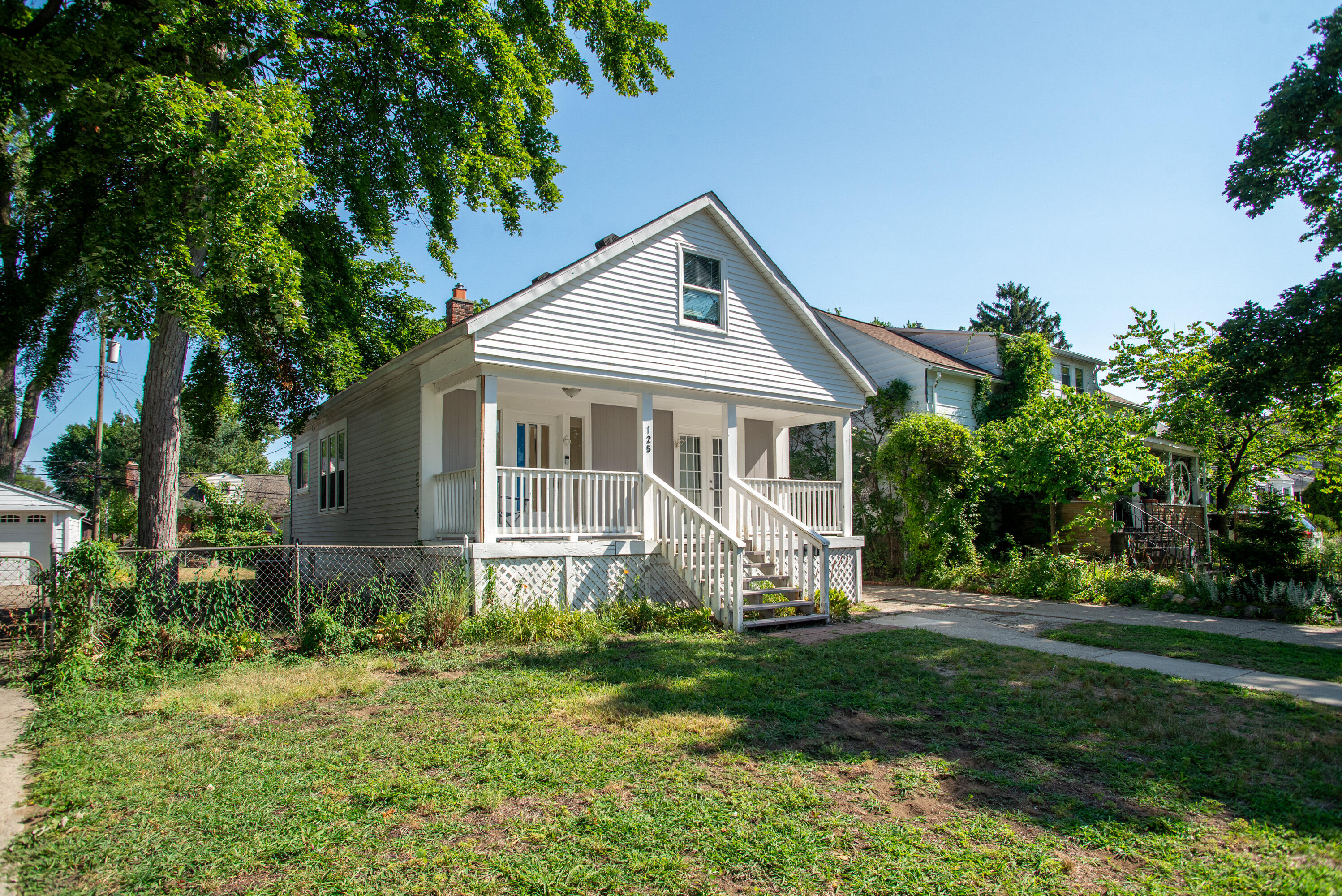 125 E Lawrence Avenue