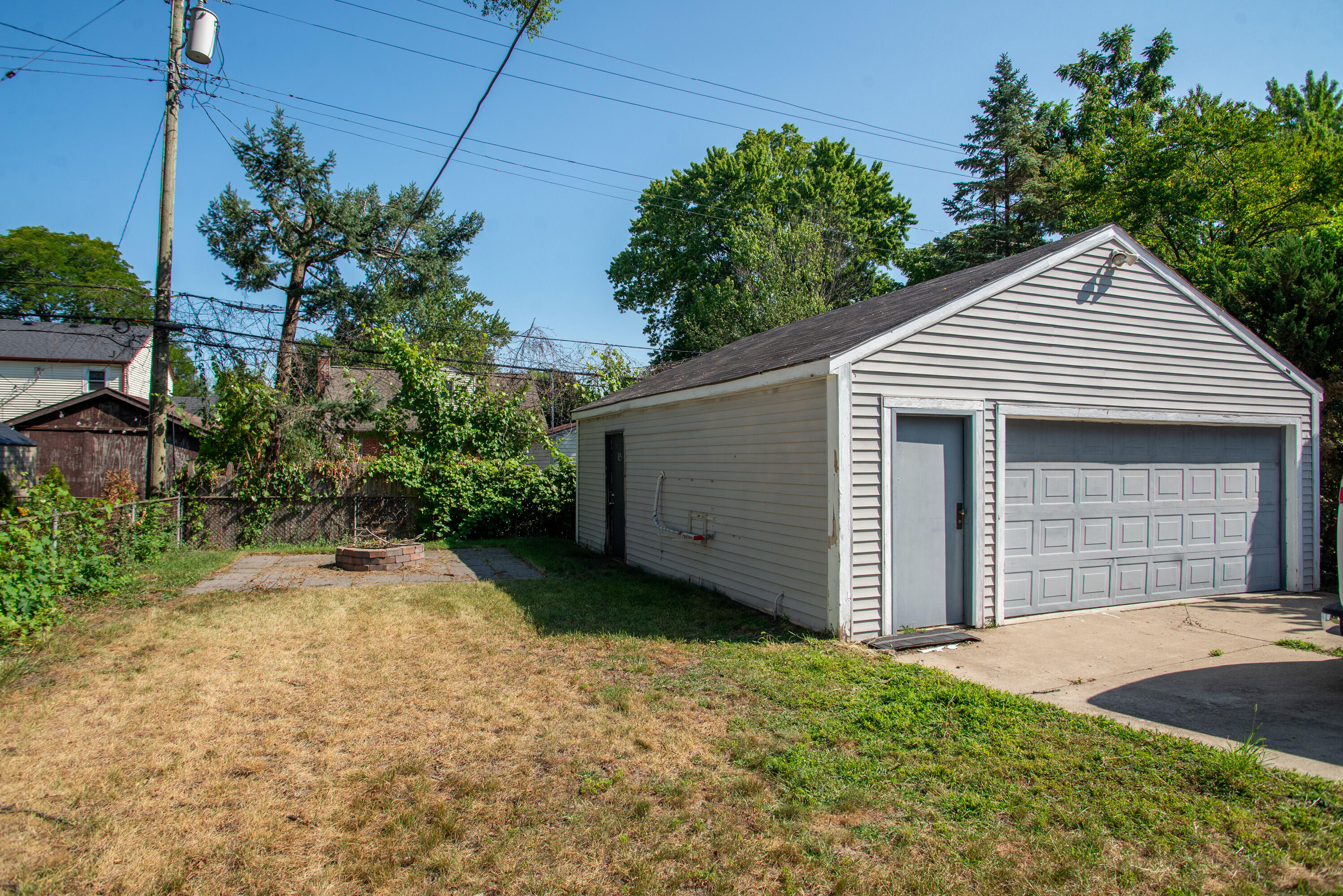 125 E Lawrence Avenue