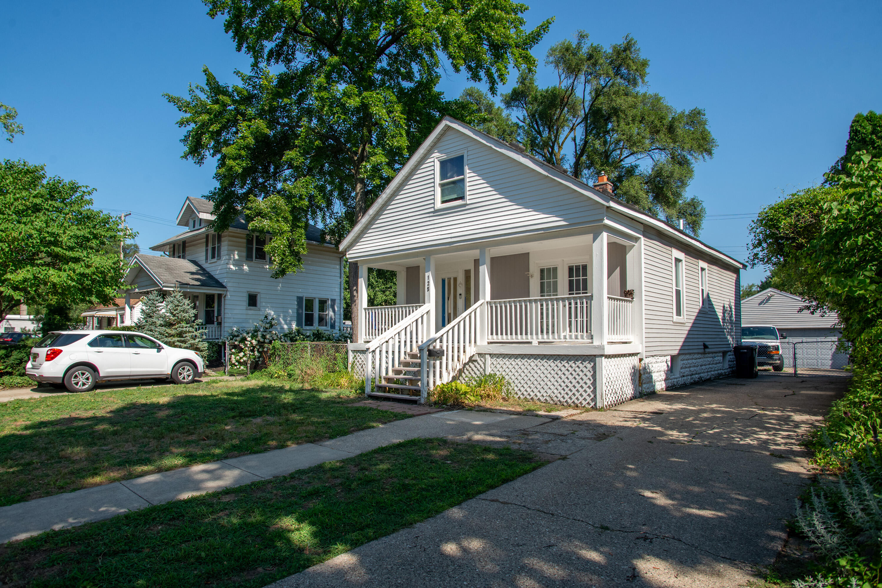 125 E Lawrence Avenue