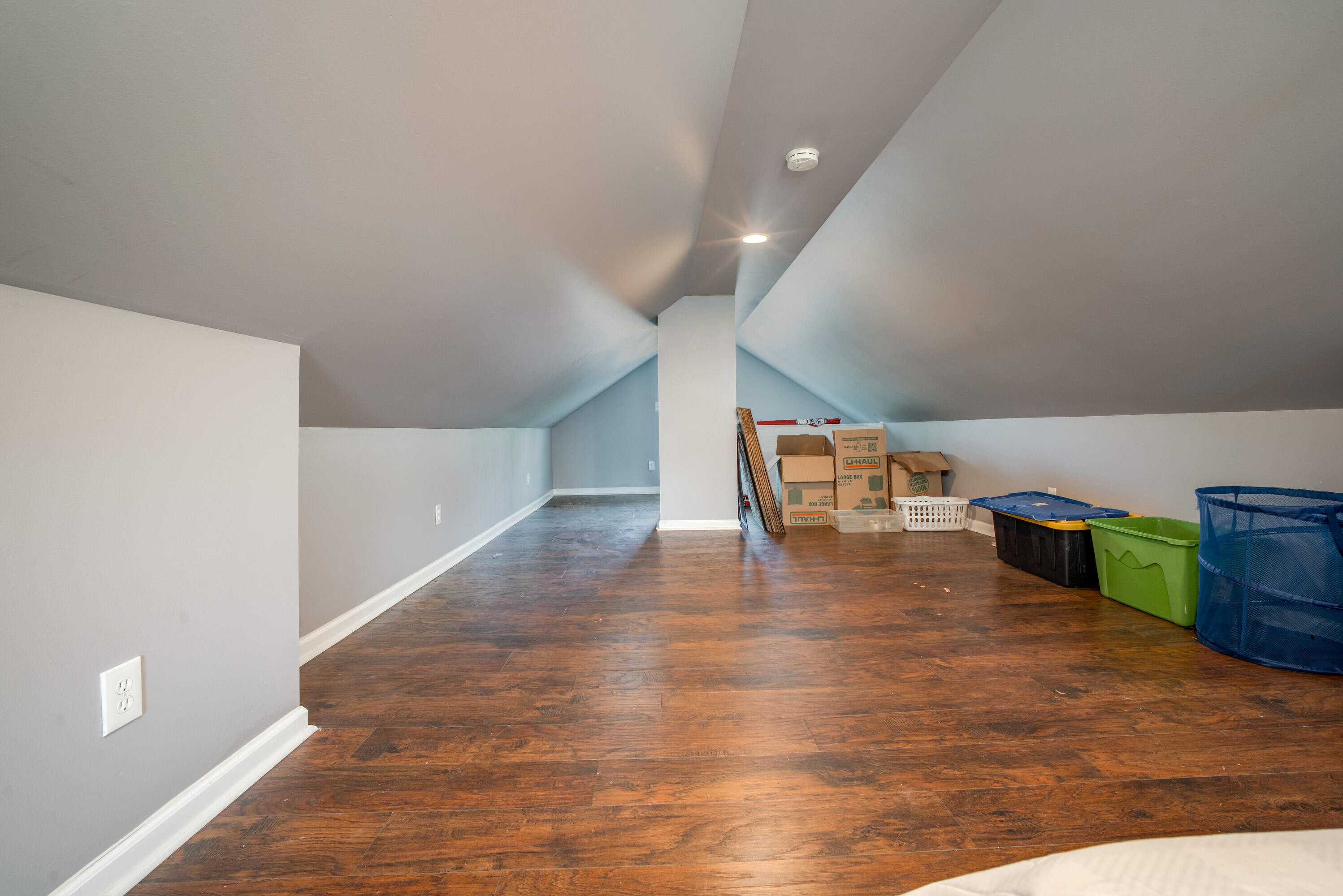 125 E Lawrence Avenue