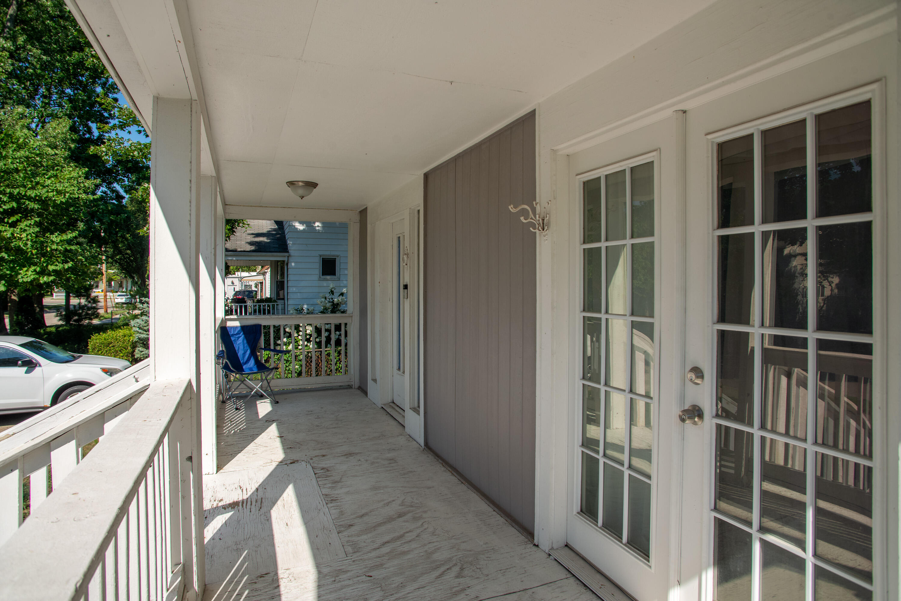 125 E Lawrence Avenue
