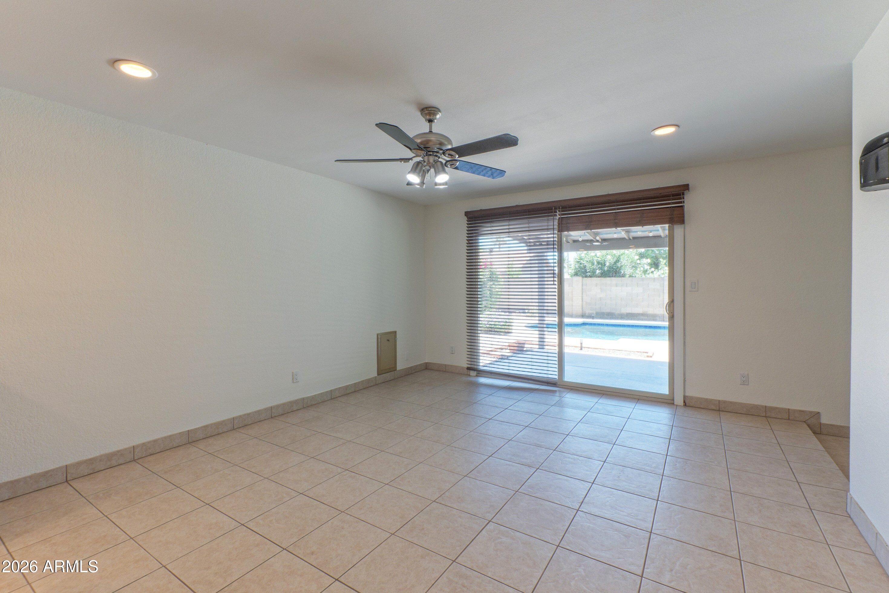 5149 E WALTANN Lane