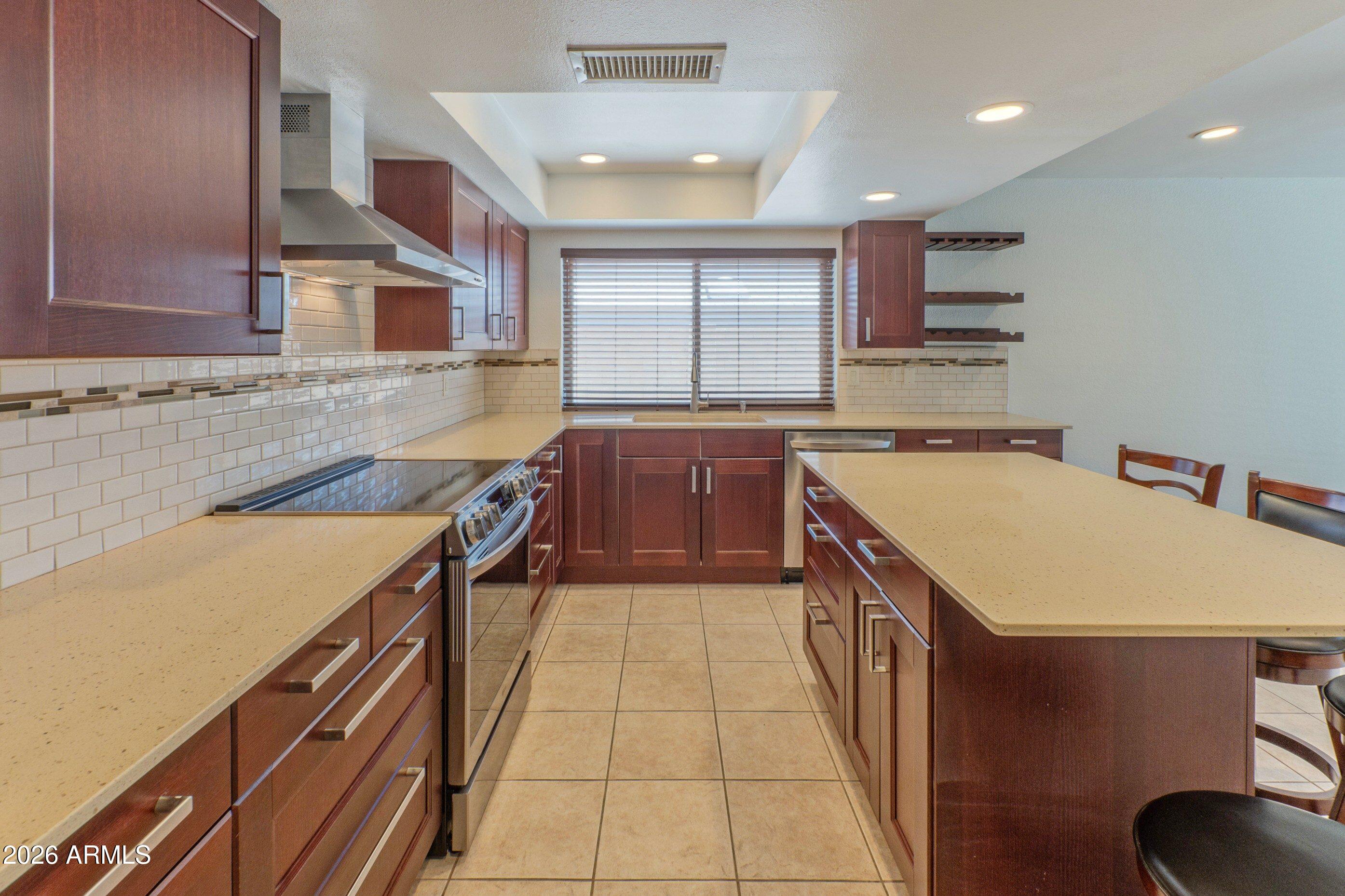 5149 E WALTANN Lane