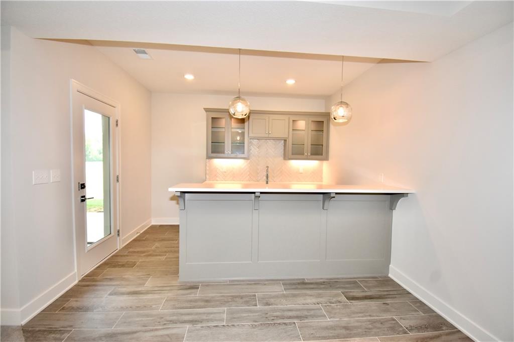 7616 N Sycamore Avenue