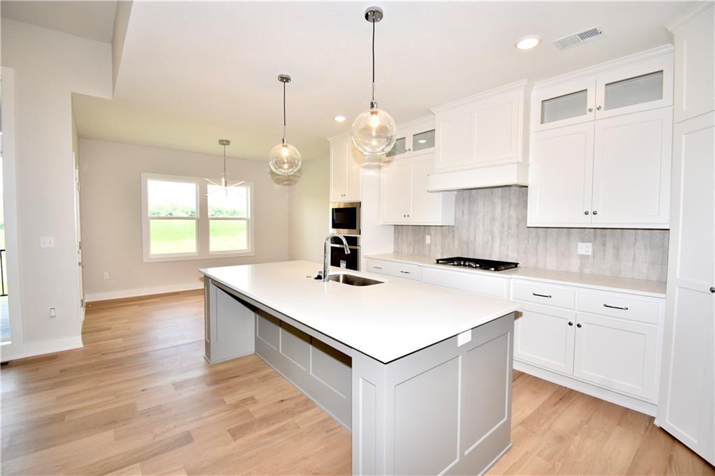 7616 N Sycamore Avenue