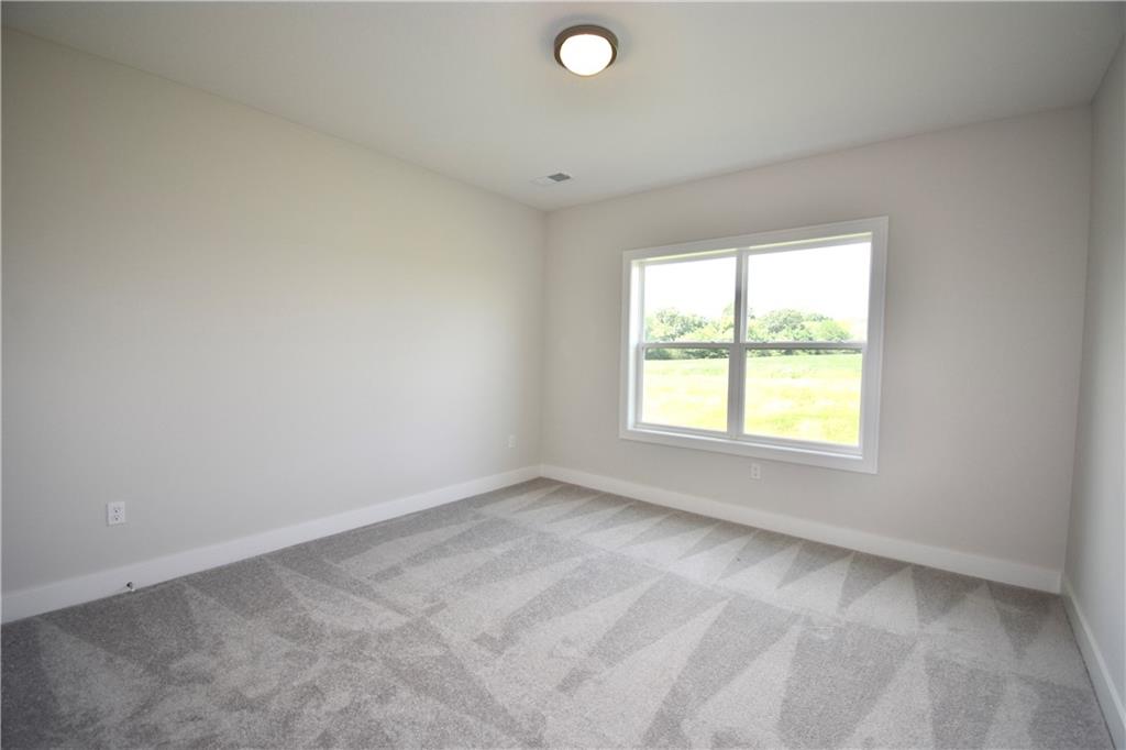 7616 N Sycamore Avenue