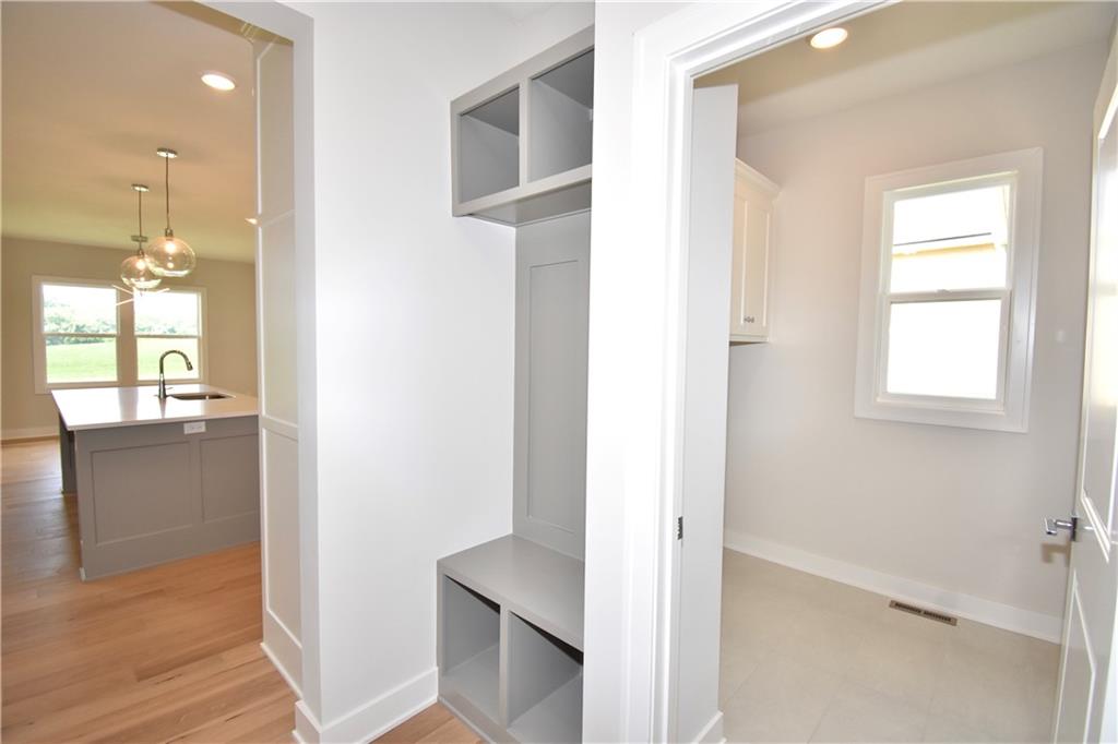 7616 N Sycamore Avenue