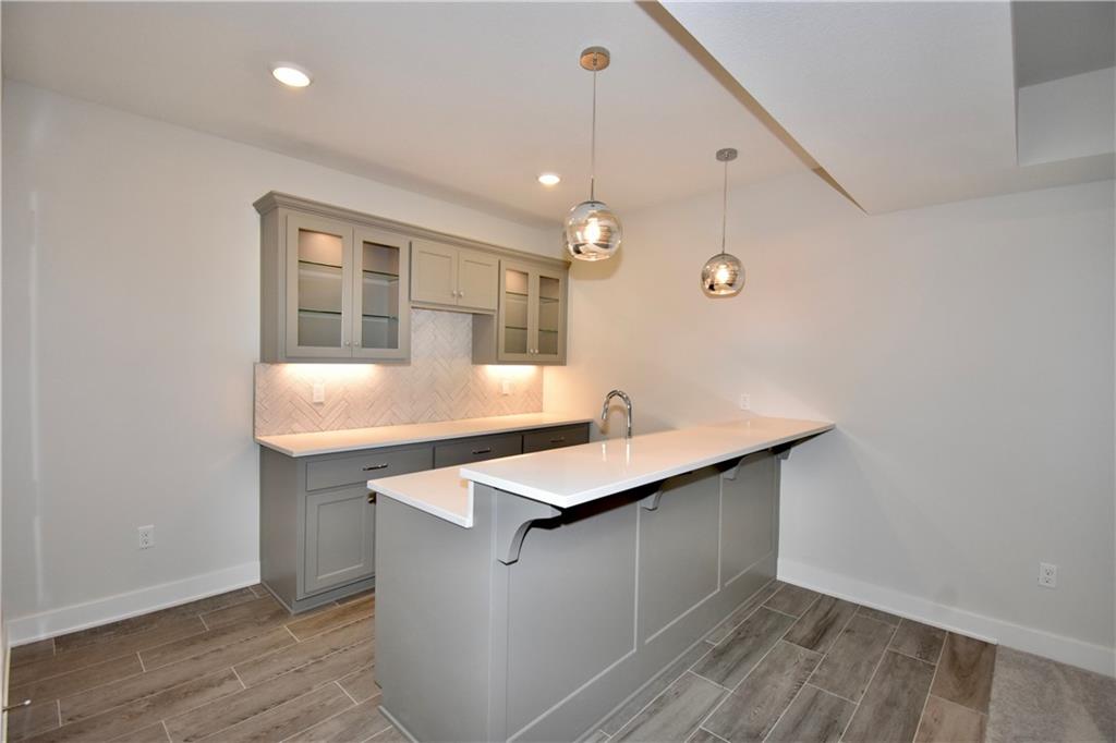 7616 N Sycamore Avenue