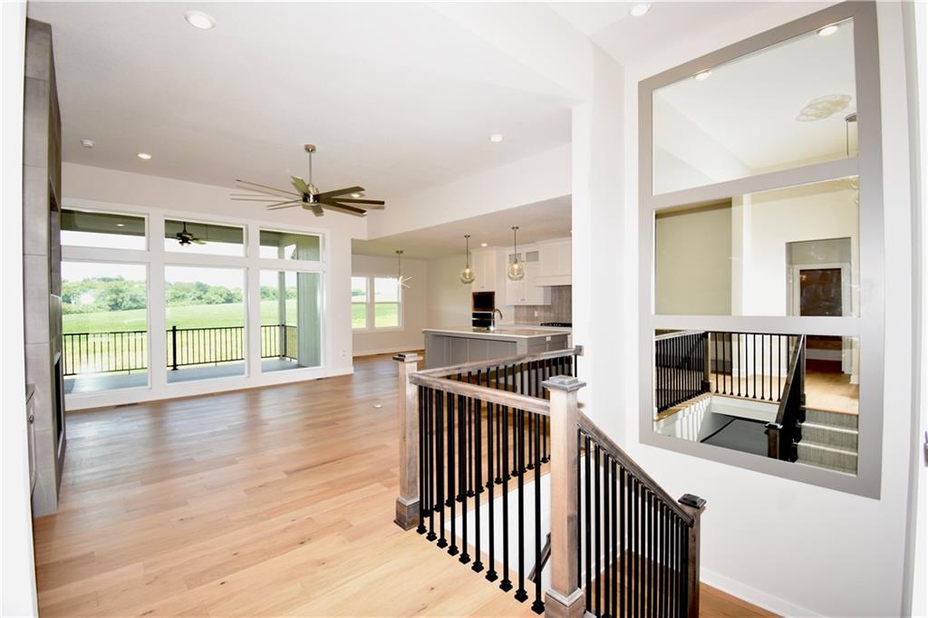 7616 N Sycamore Avenue