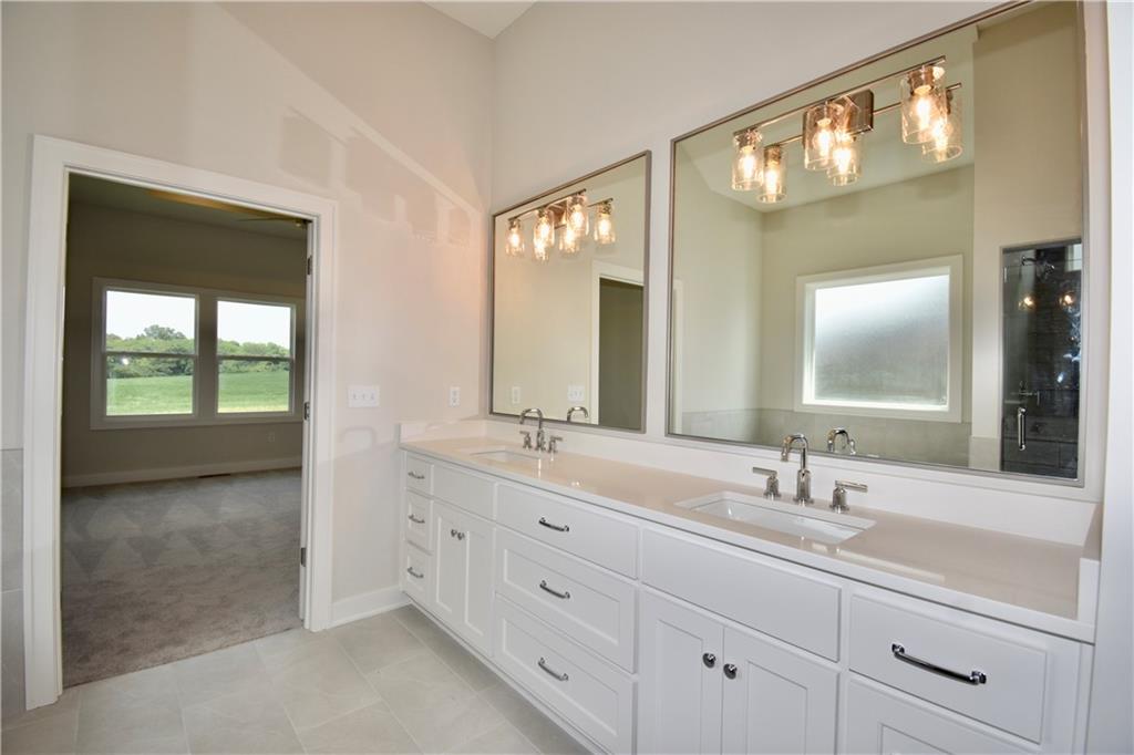 7616 N Sycamore Avenue