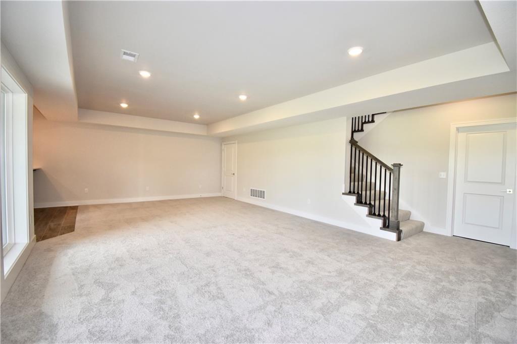 7616 N Sycamore Avenue