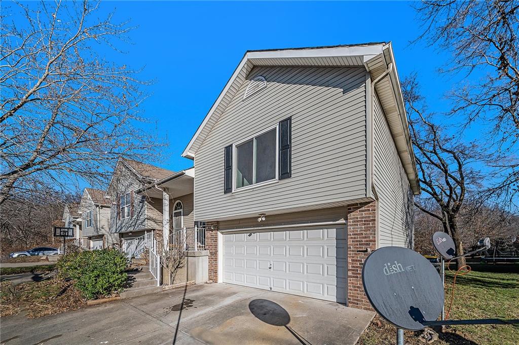 7119 N Robinhood Lane