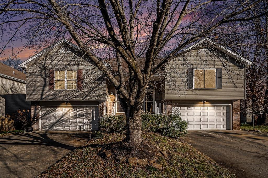 7119 N Robinhood Lane