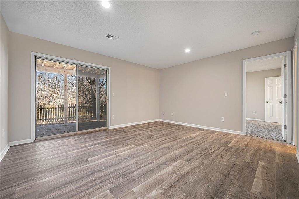7119 N Robinhood Lane