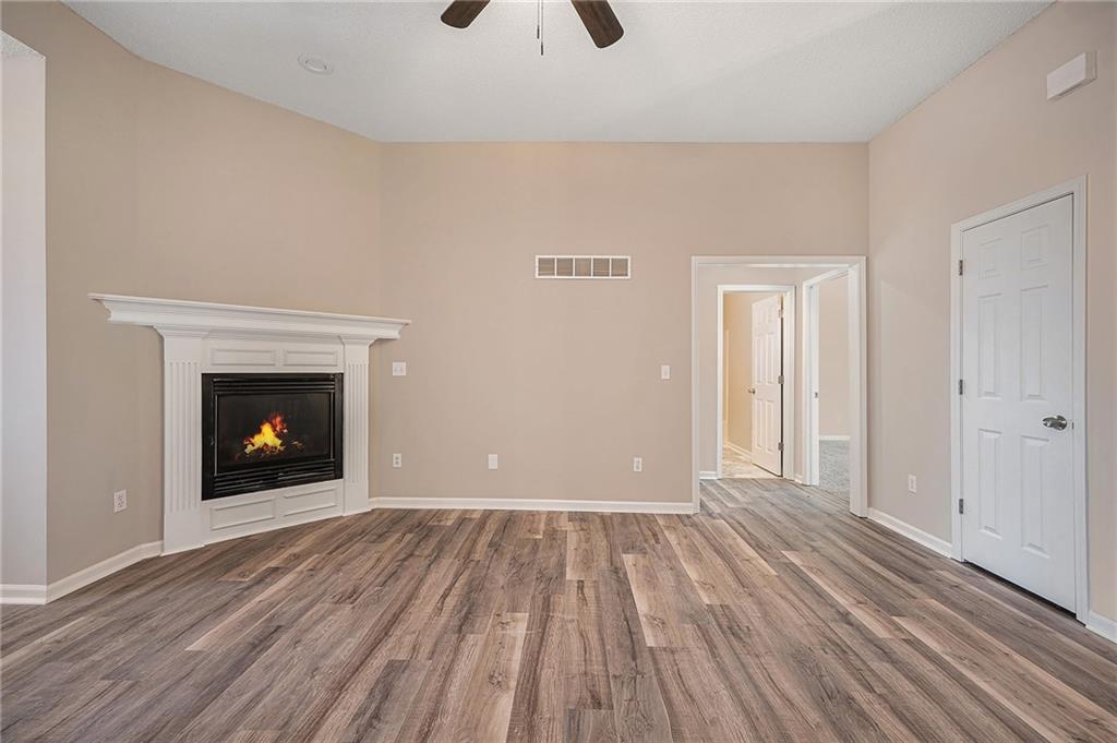 7119 N Robinhood Lane