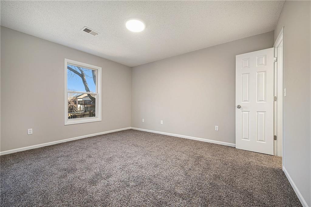 7119 N Robinhood Lane