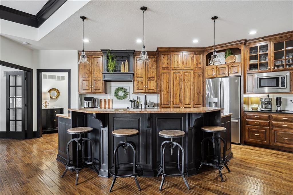 9016 N Glenwood Avenue